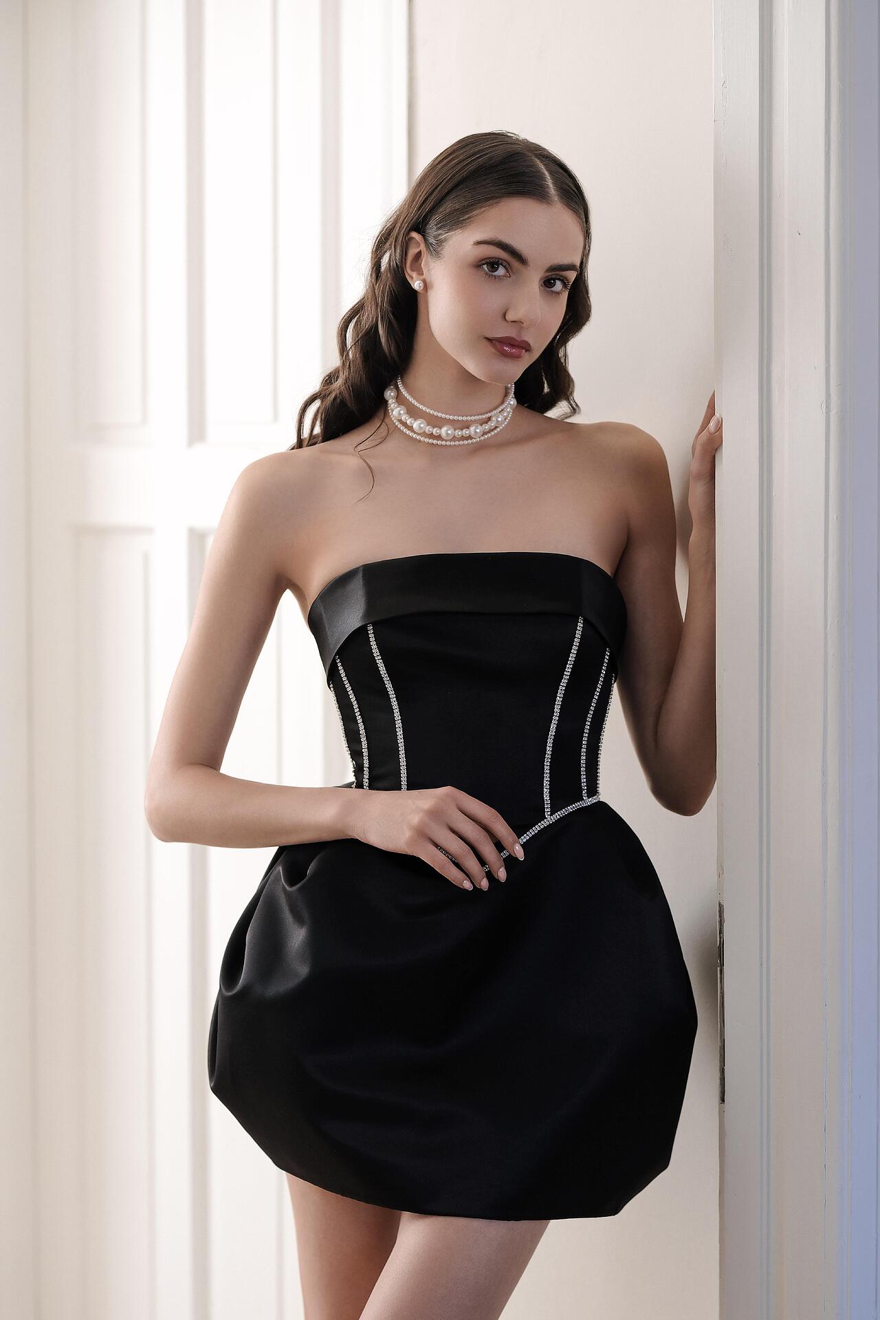 Short American satin dress in black: Sofia