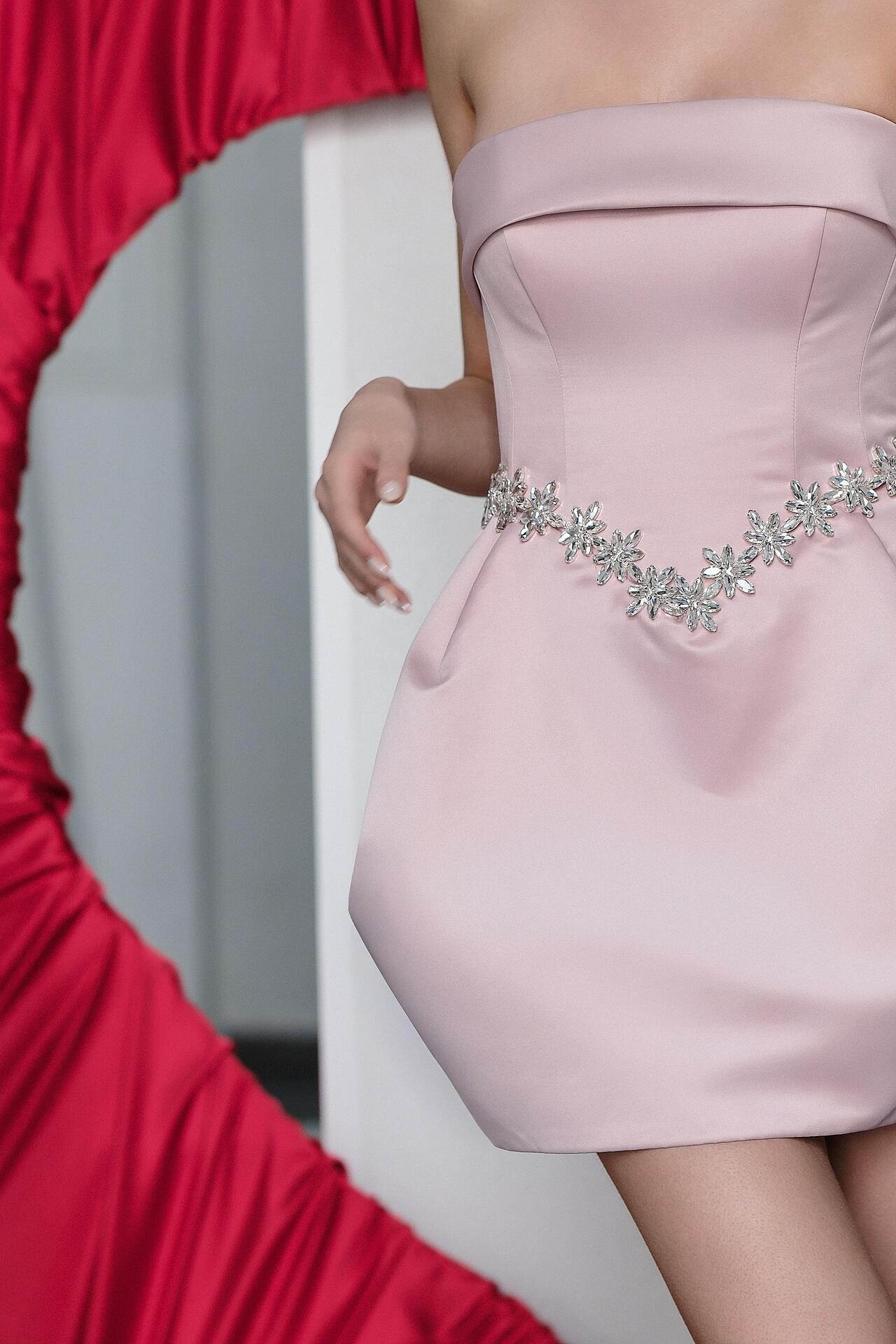 Short dress made of American satin in pink: Sofia