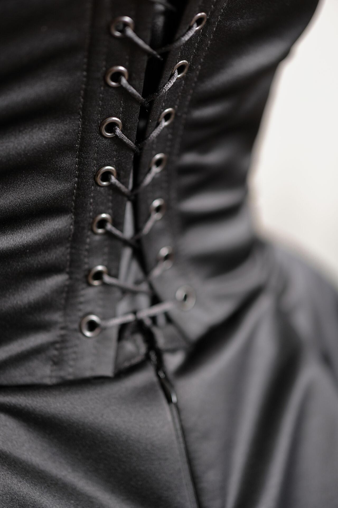Short dress with sleeves in black: Valencia