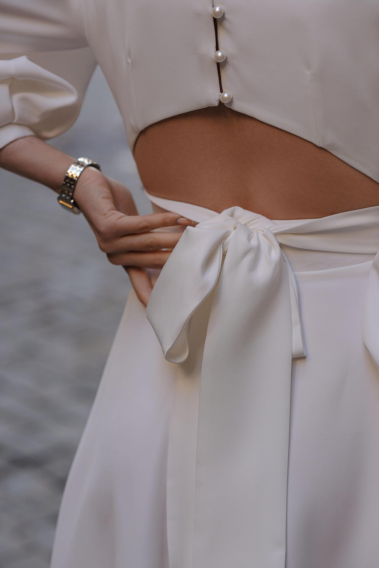 Comfortable dress: White Melody 