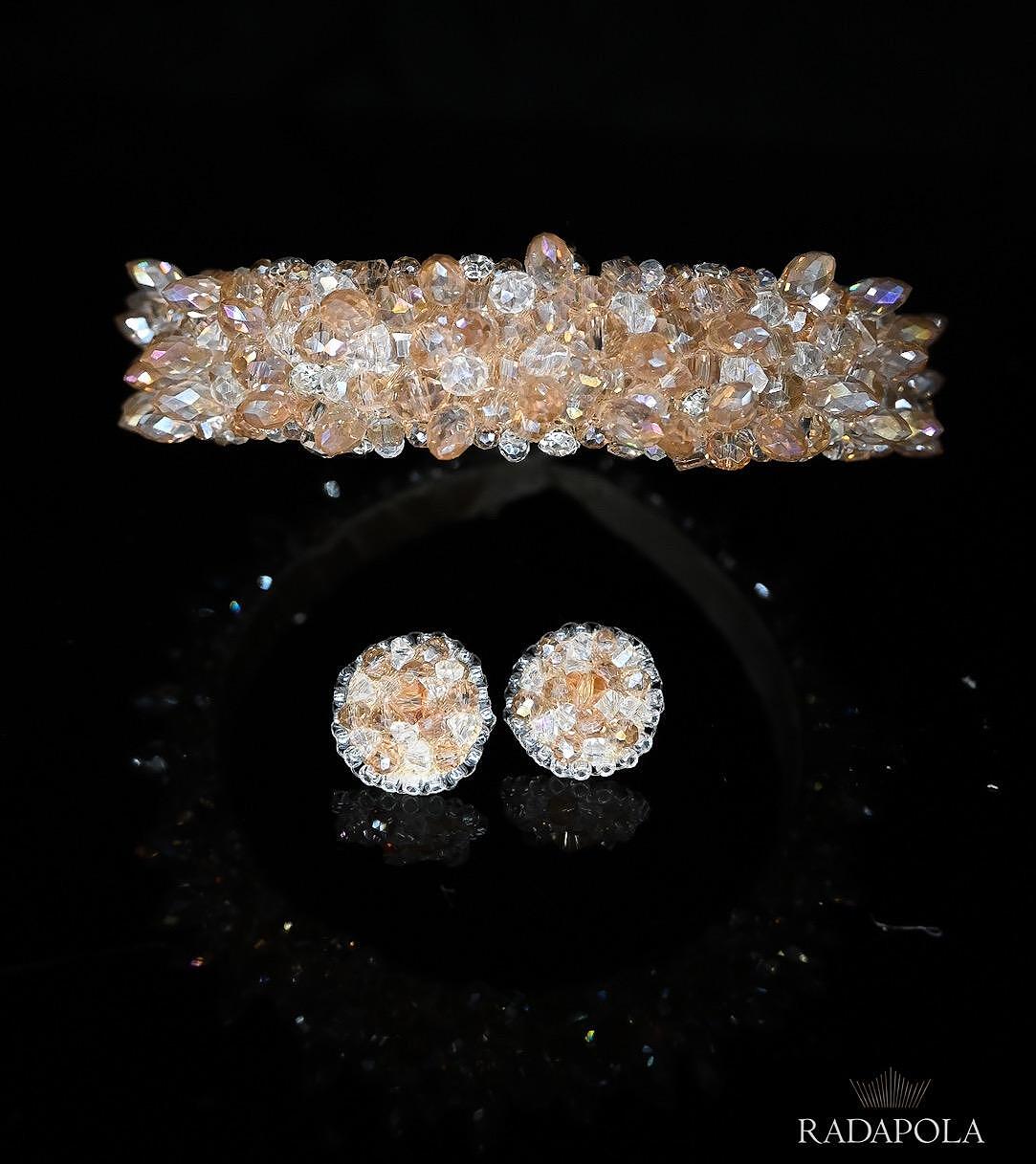 Set: Beige Tiara and Earrings