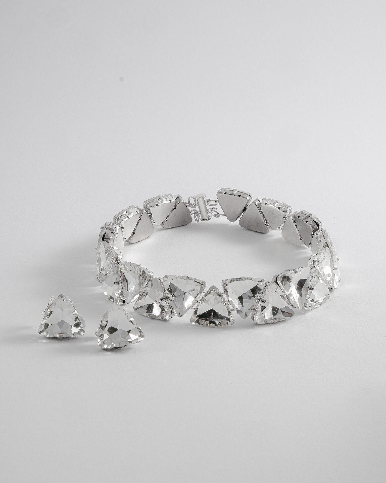 Jewelry set with stones: Random