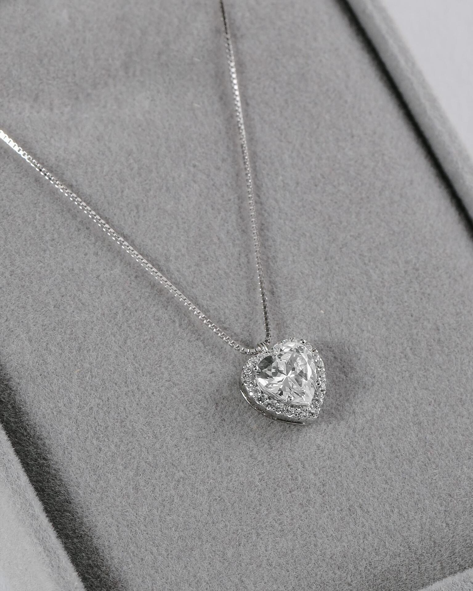 Necklace and earrings set: Glam