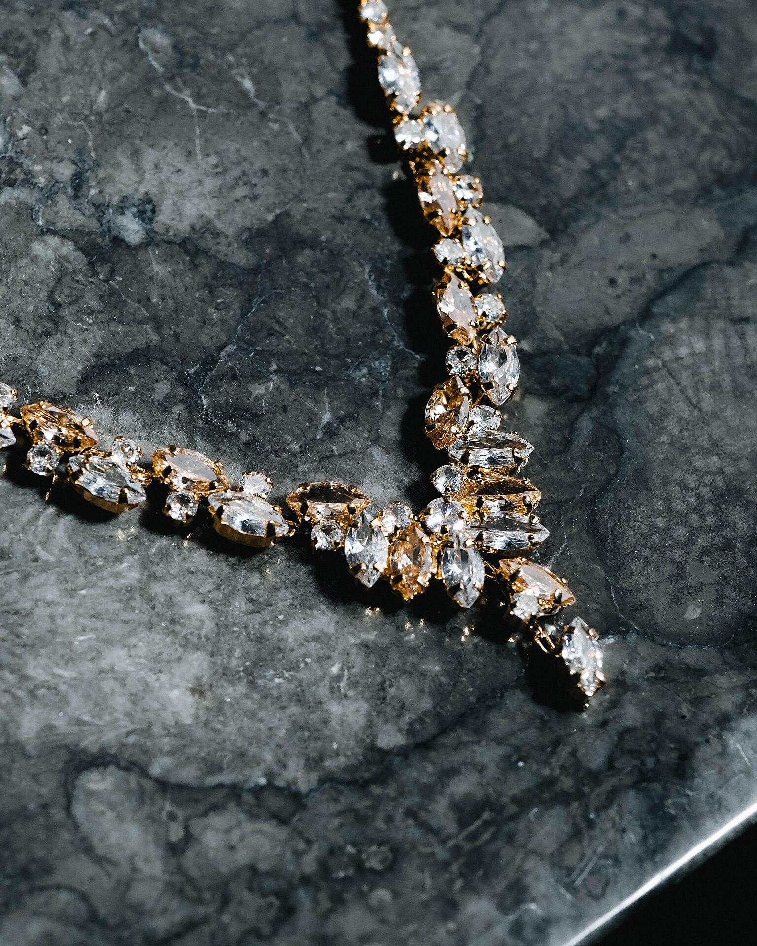 Necklace and earrings set: Melie