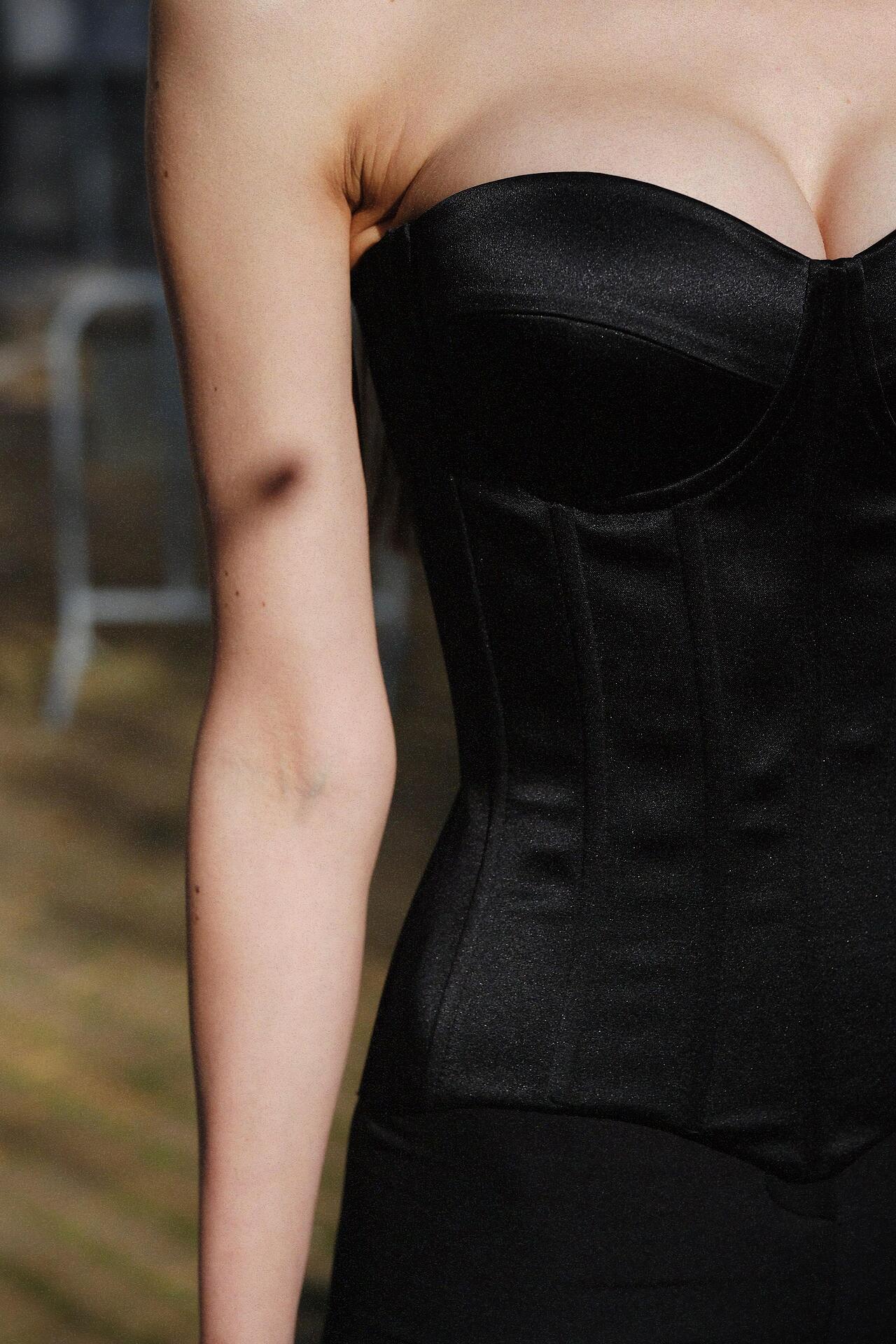 Corset: Black Premium Edition