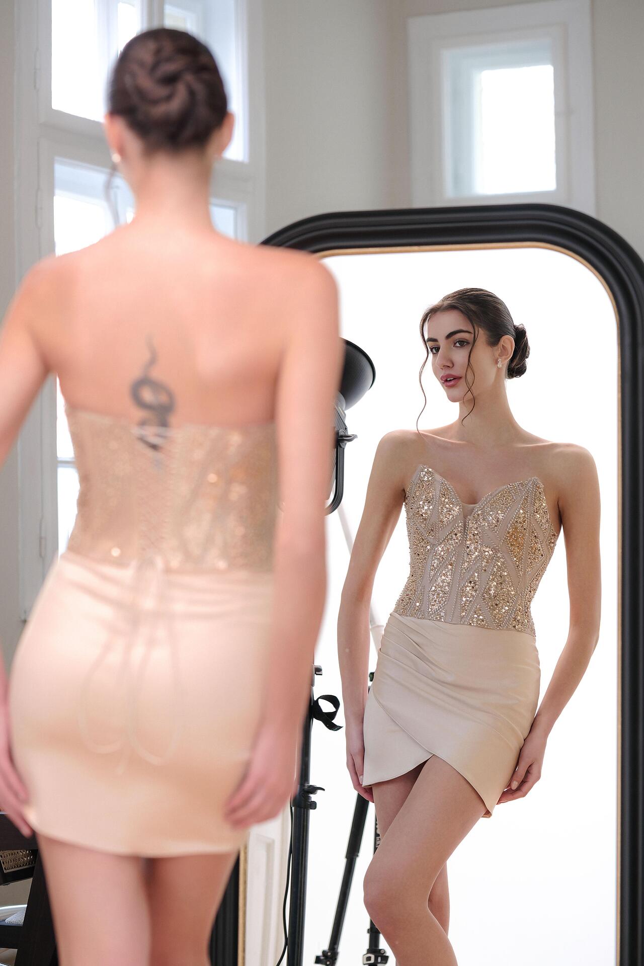 Premium collection corset in beige: Fiorenna