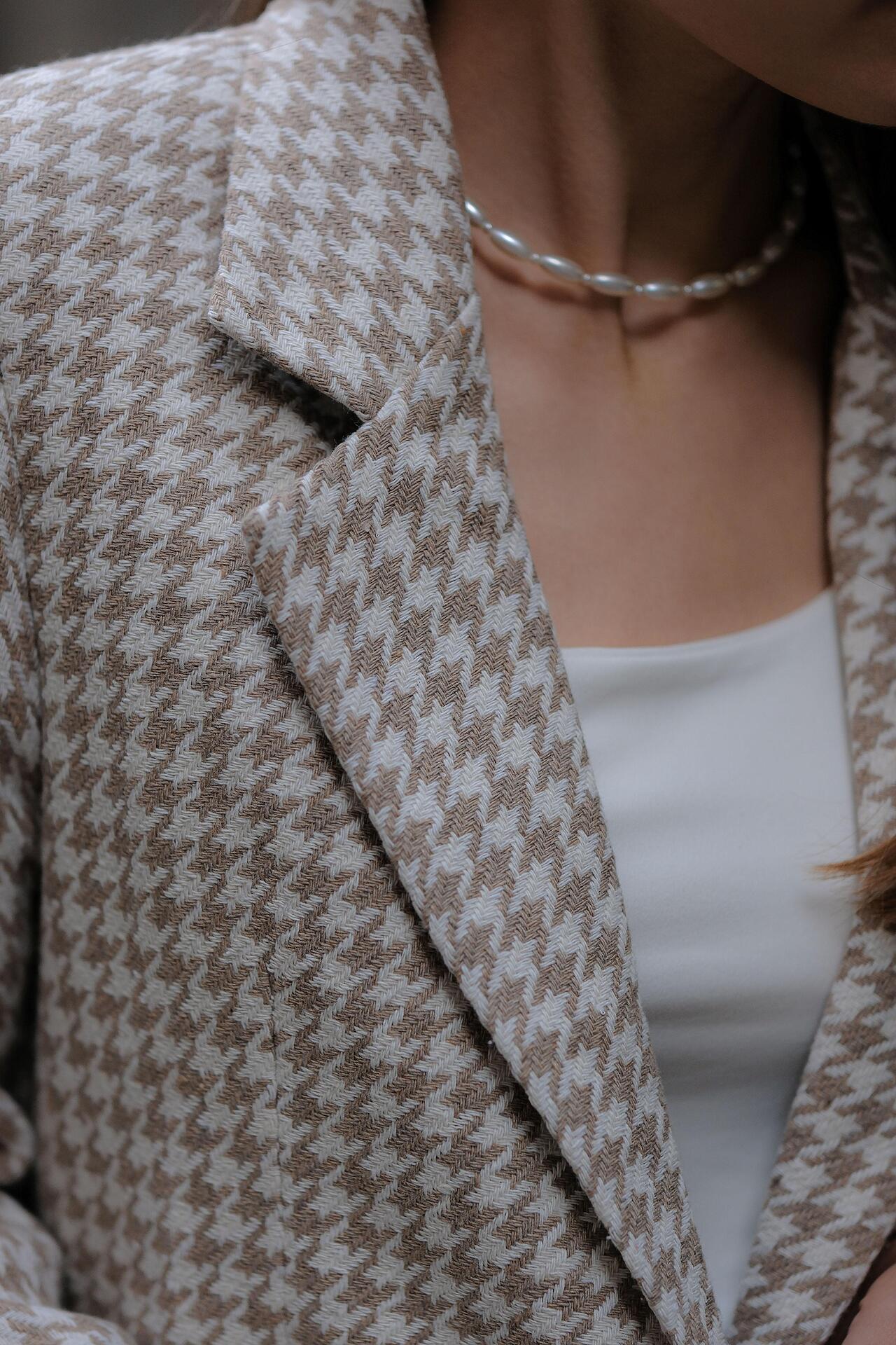 Two-piece suit in beige: Natali 