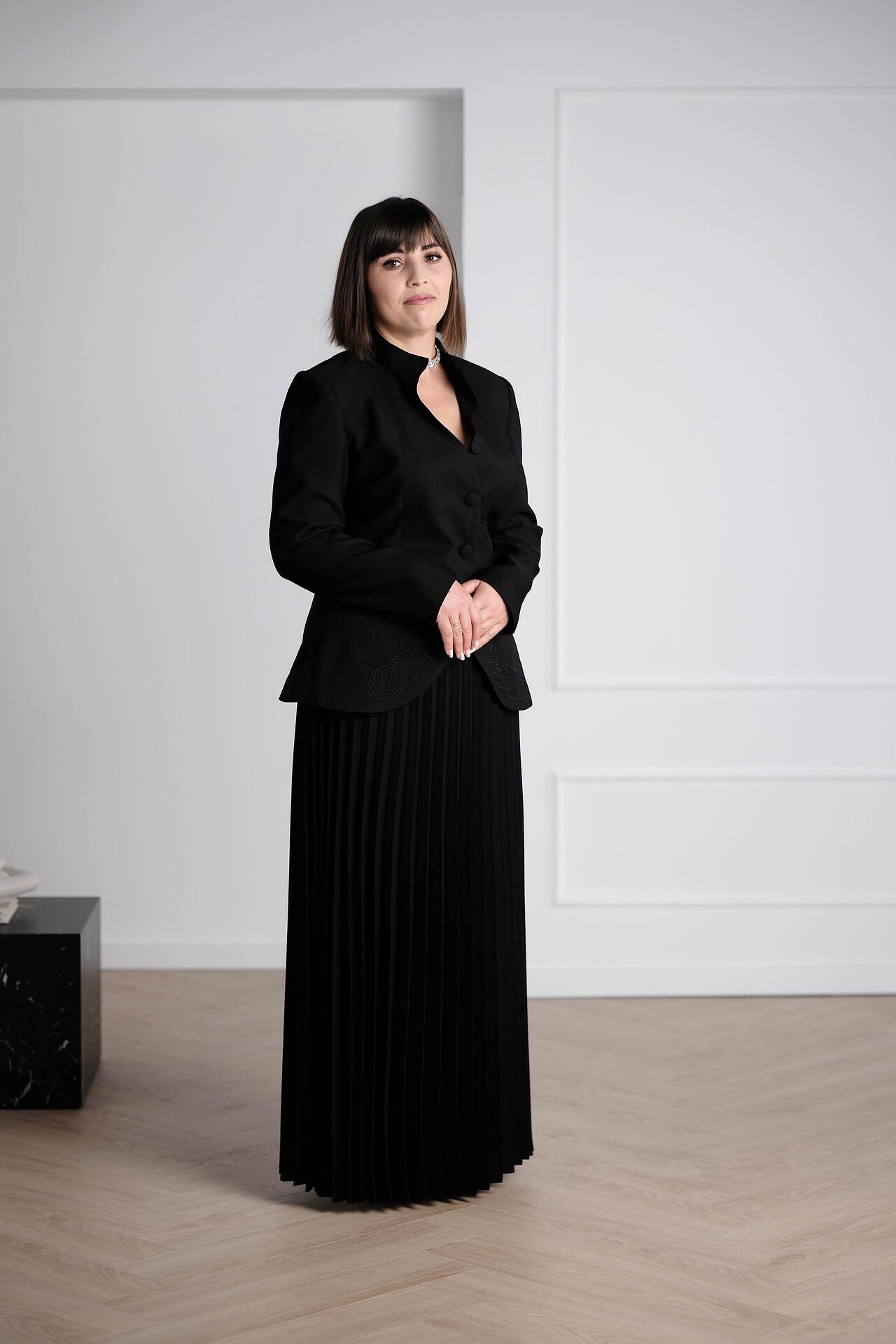 Two-piece suit in black: Regal Harmony