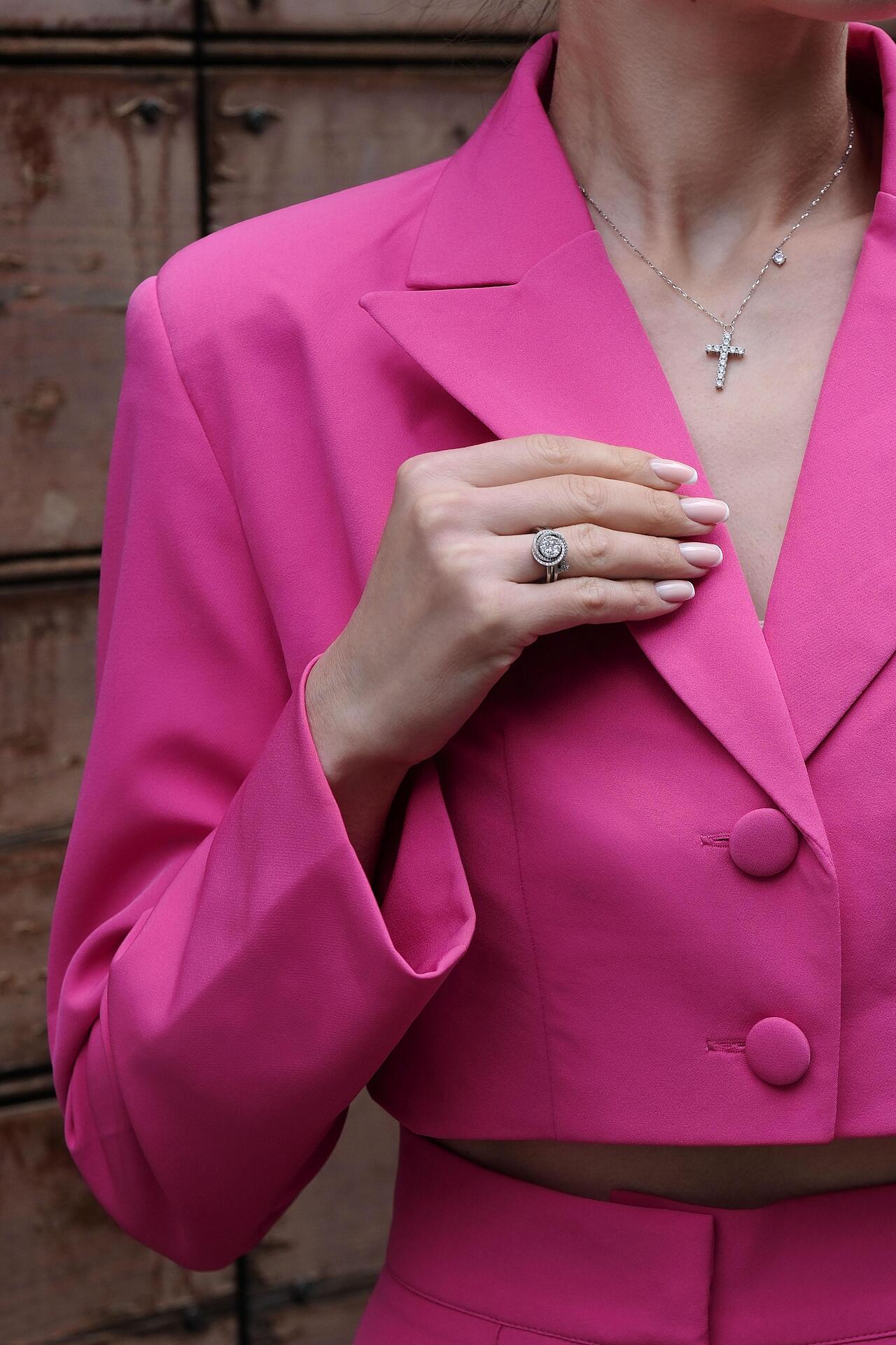 Two-piece suit in pink: Prime