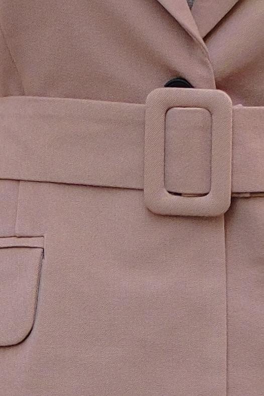 Jacket and pants suit: Latte
