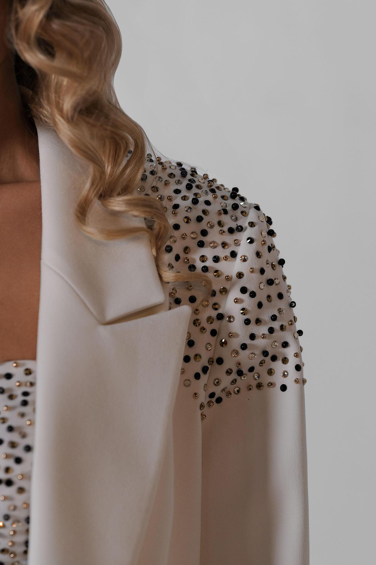 Three-piece suit with stones and crystals in white: Renew 