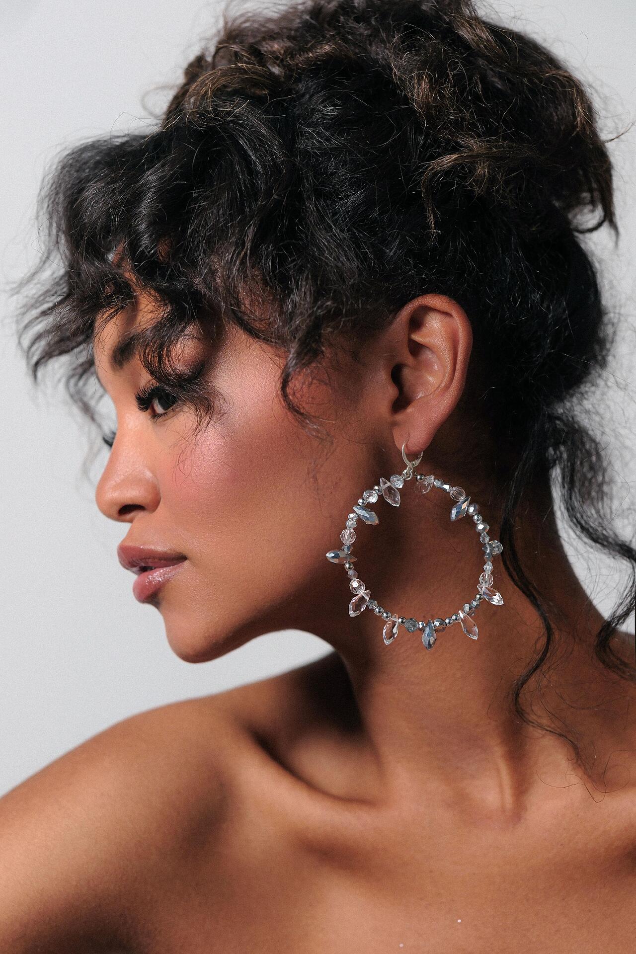 Round earrings with crystals 