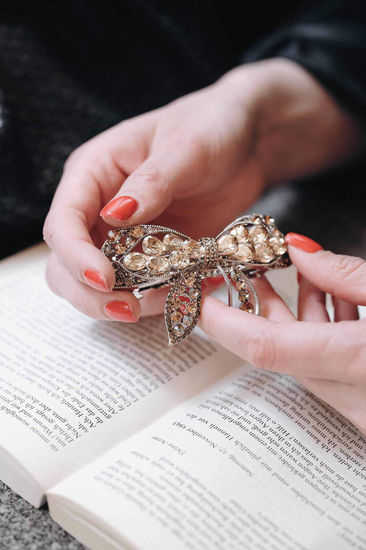 Metal hair clip: Ribbon 