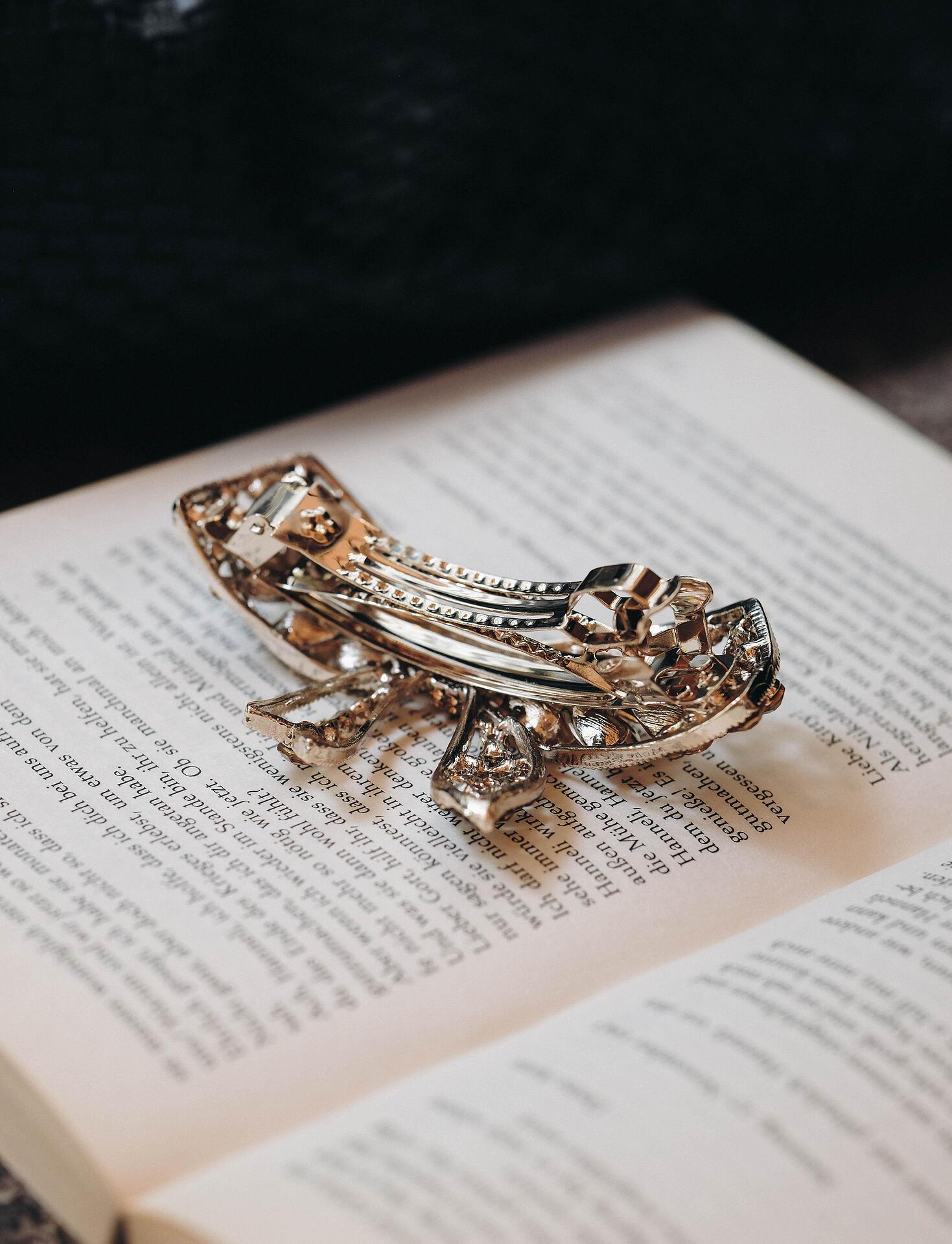 Metal hair clip: Ribbon 