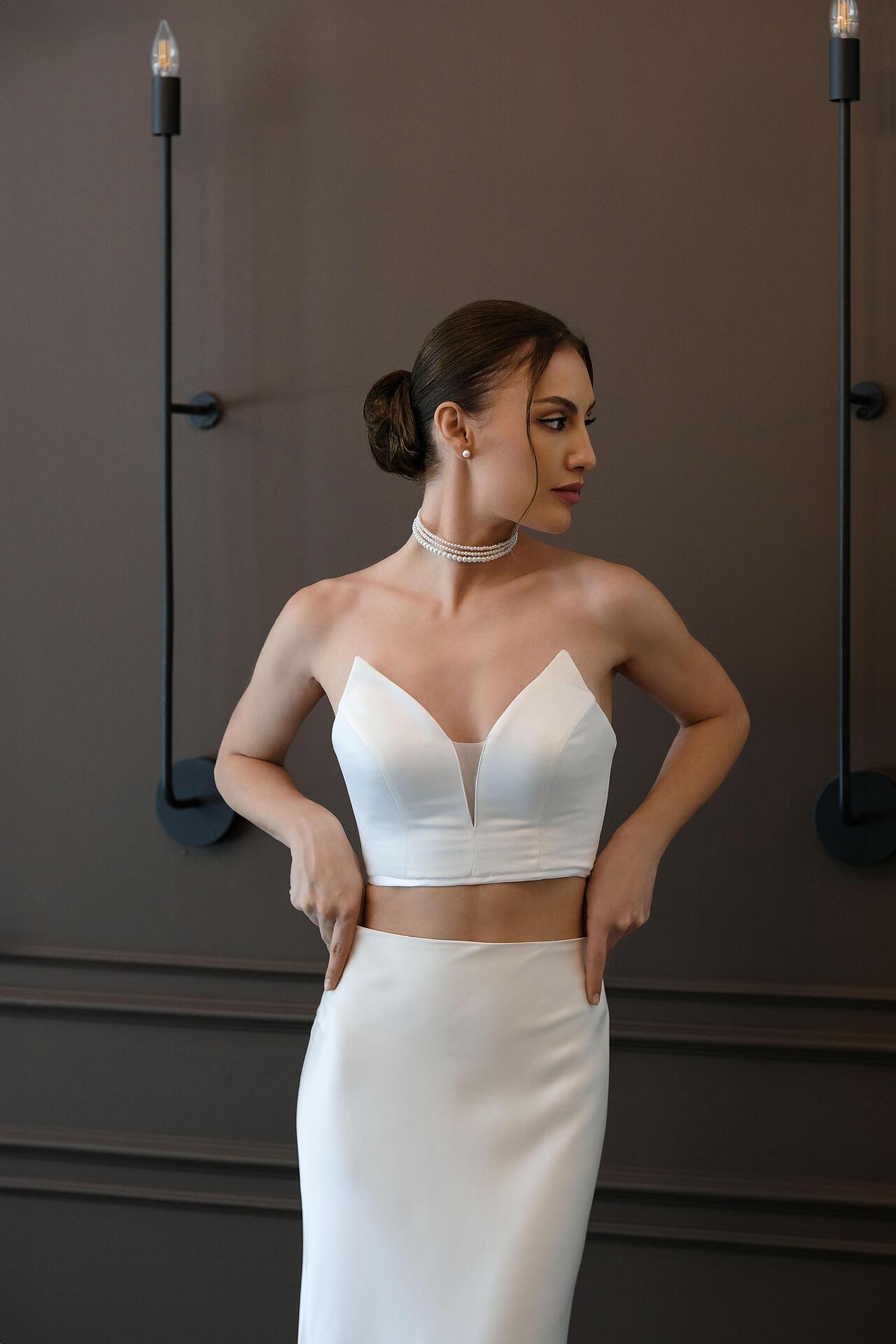 Delicate choker/necklace with pearls: Champagne