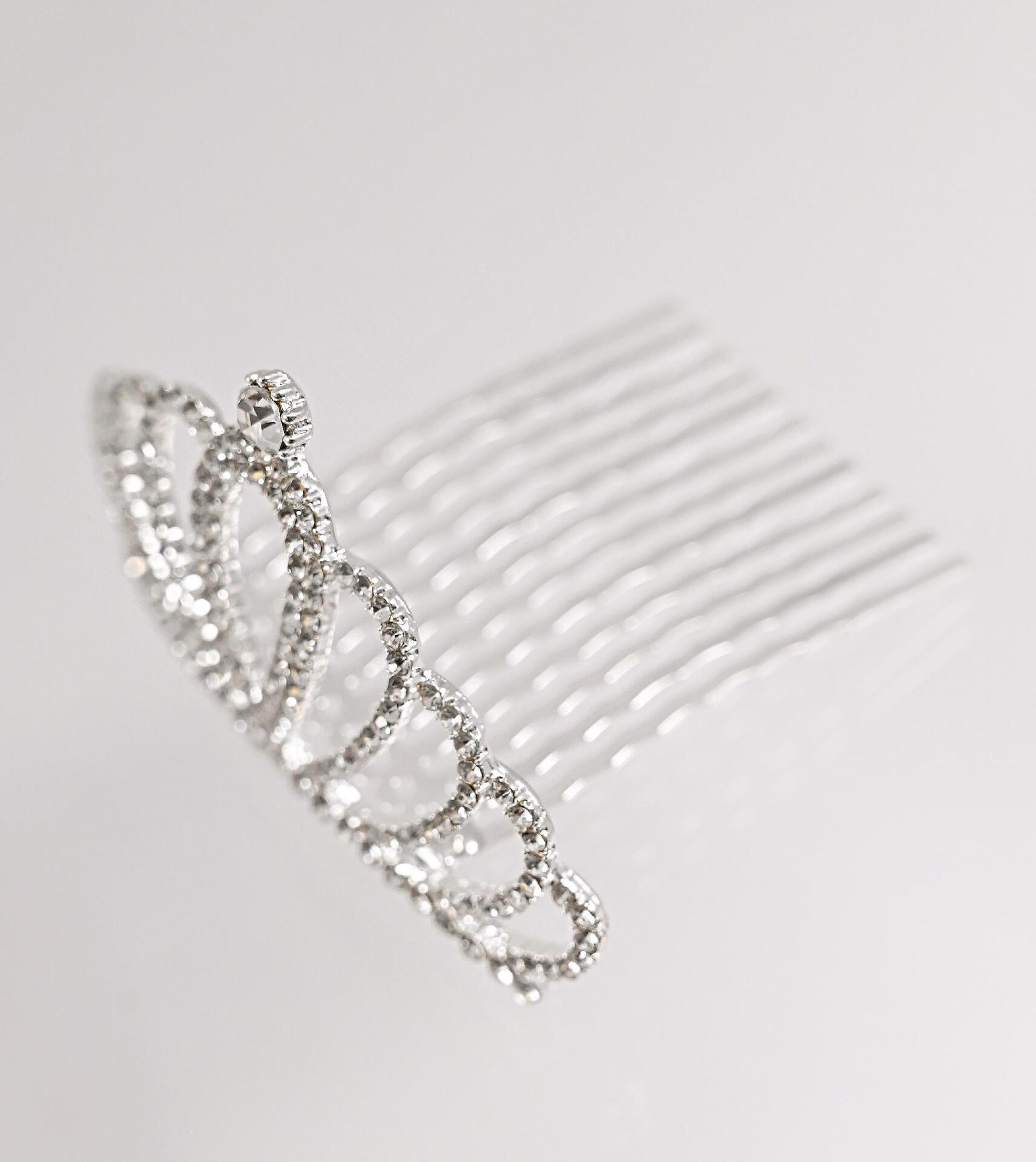 Delicate mini crown with crystals