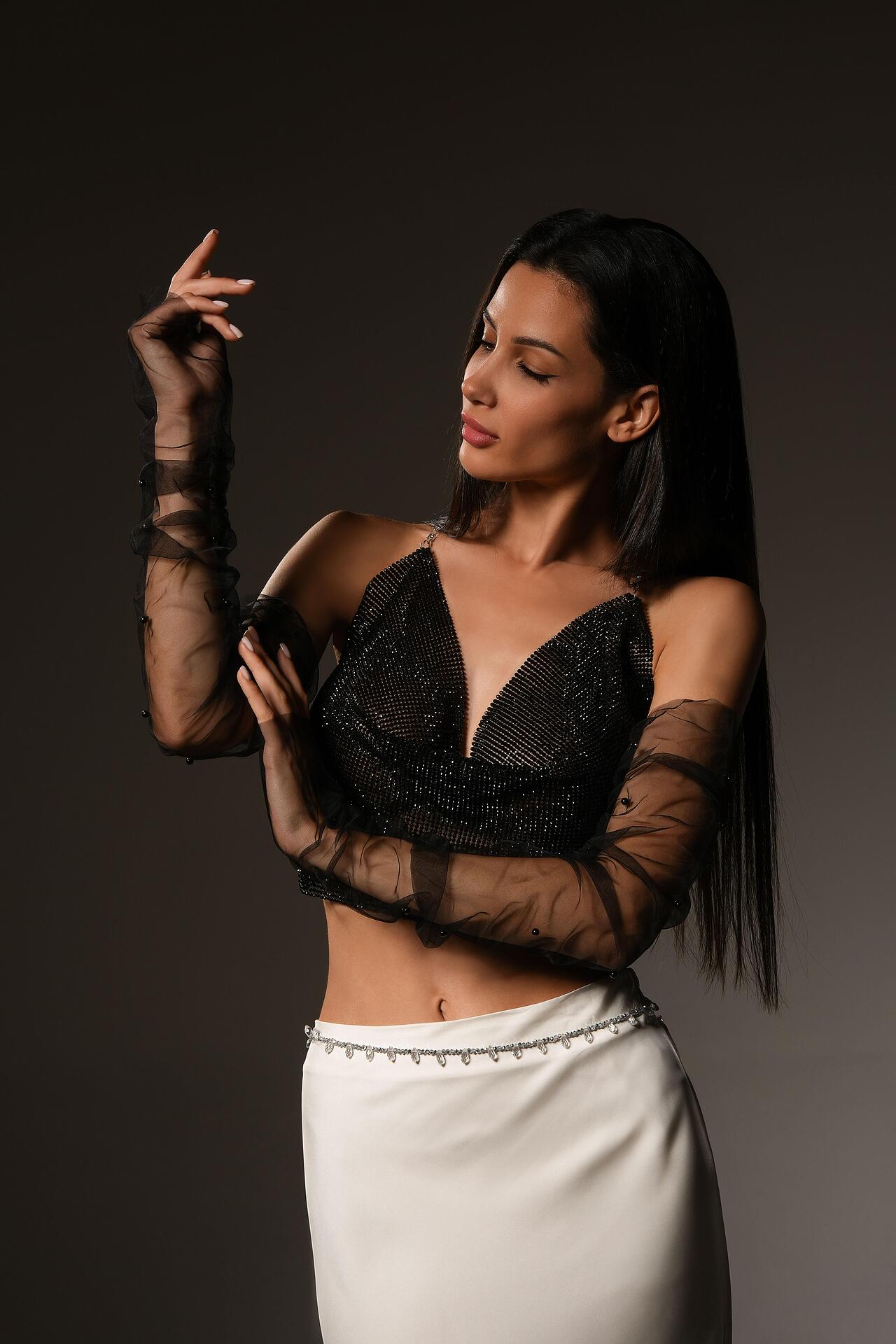 Delicate black seal gloves