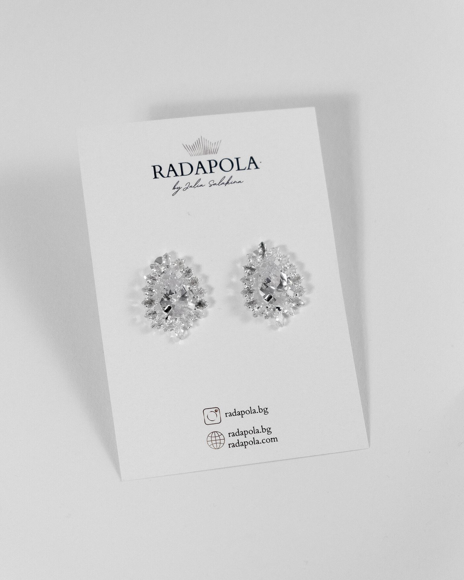 Delicate earrings with zirconia: Luminique