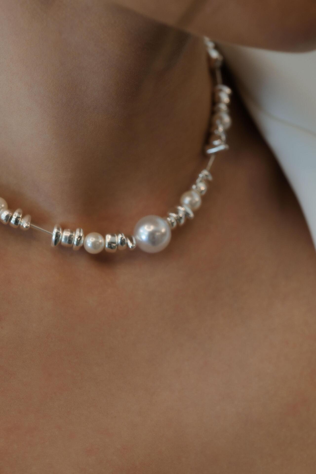 Delicate pearl and bead necklace: Ophelia 