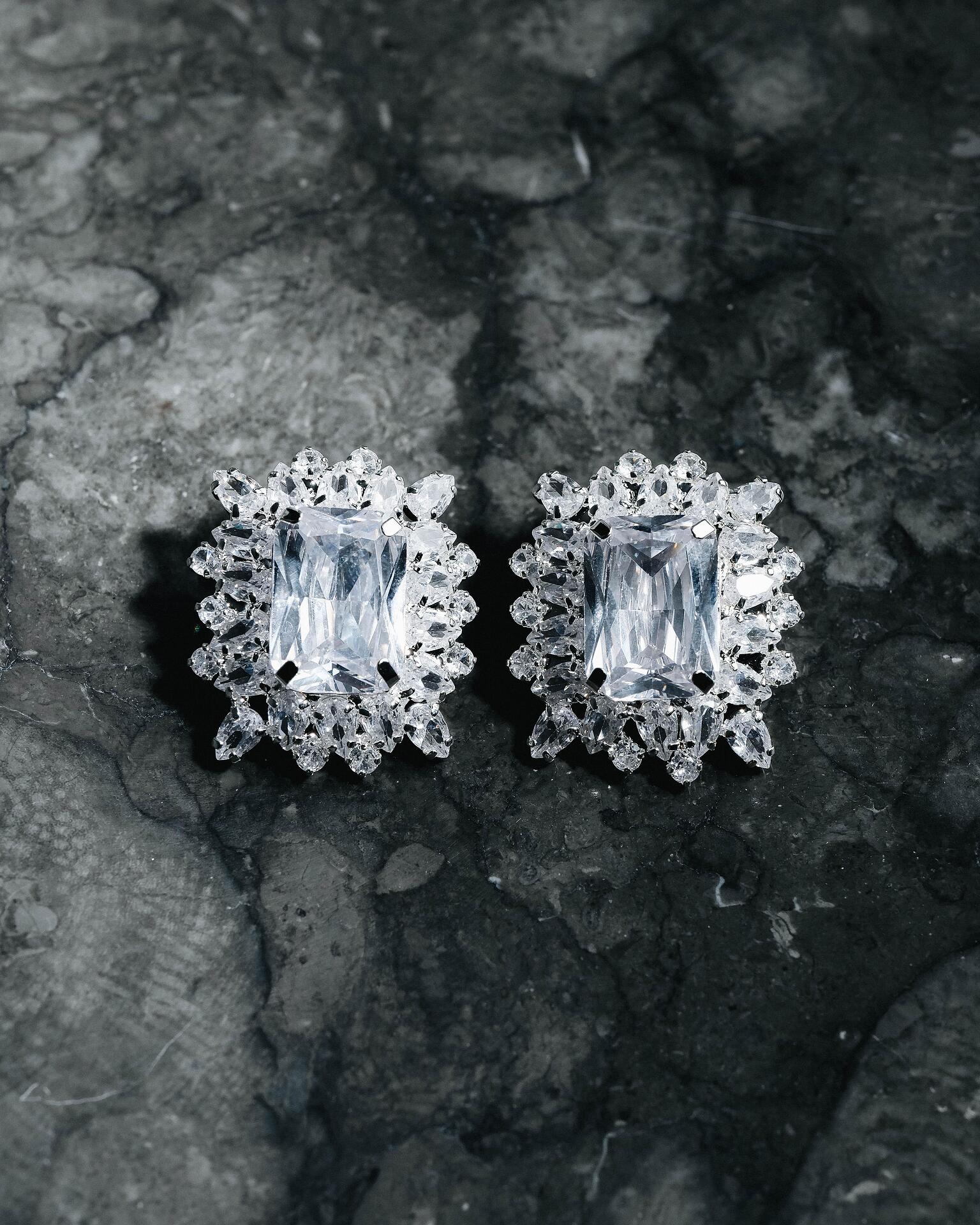Earrings: Frame 