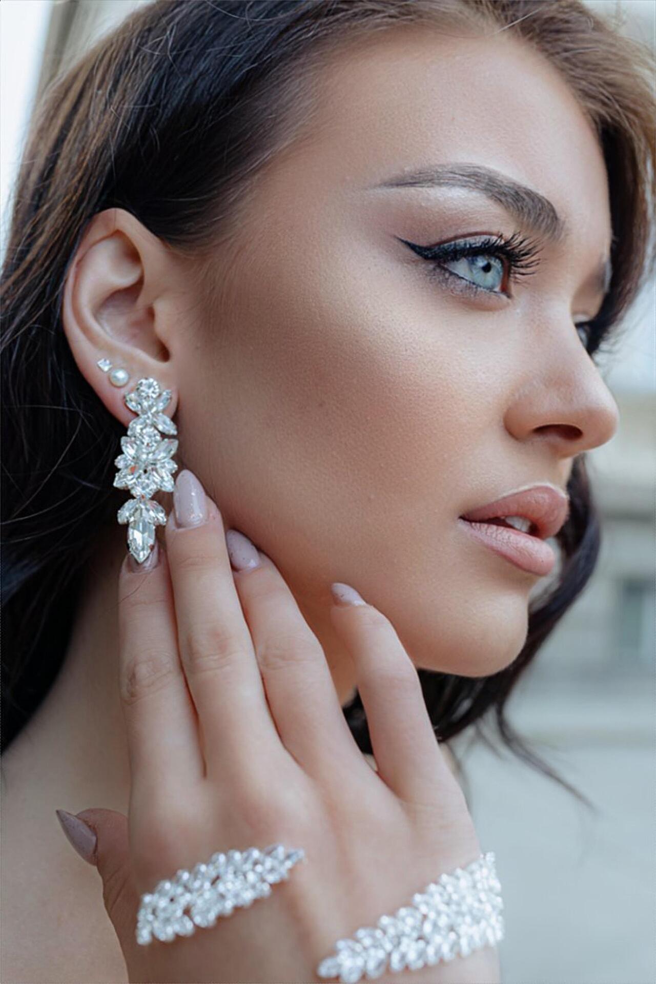 Earrings: Shine Crystals