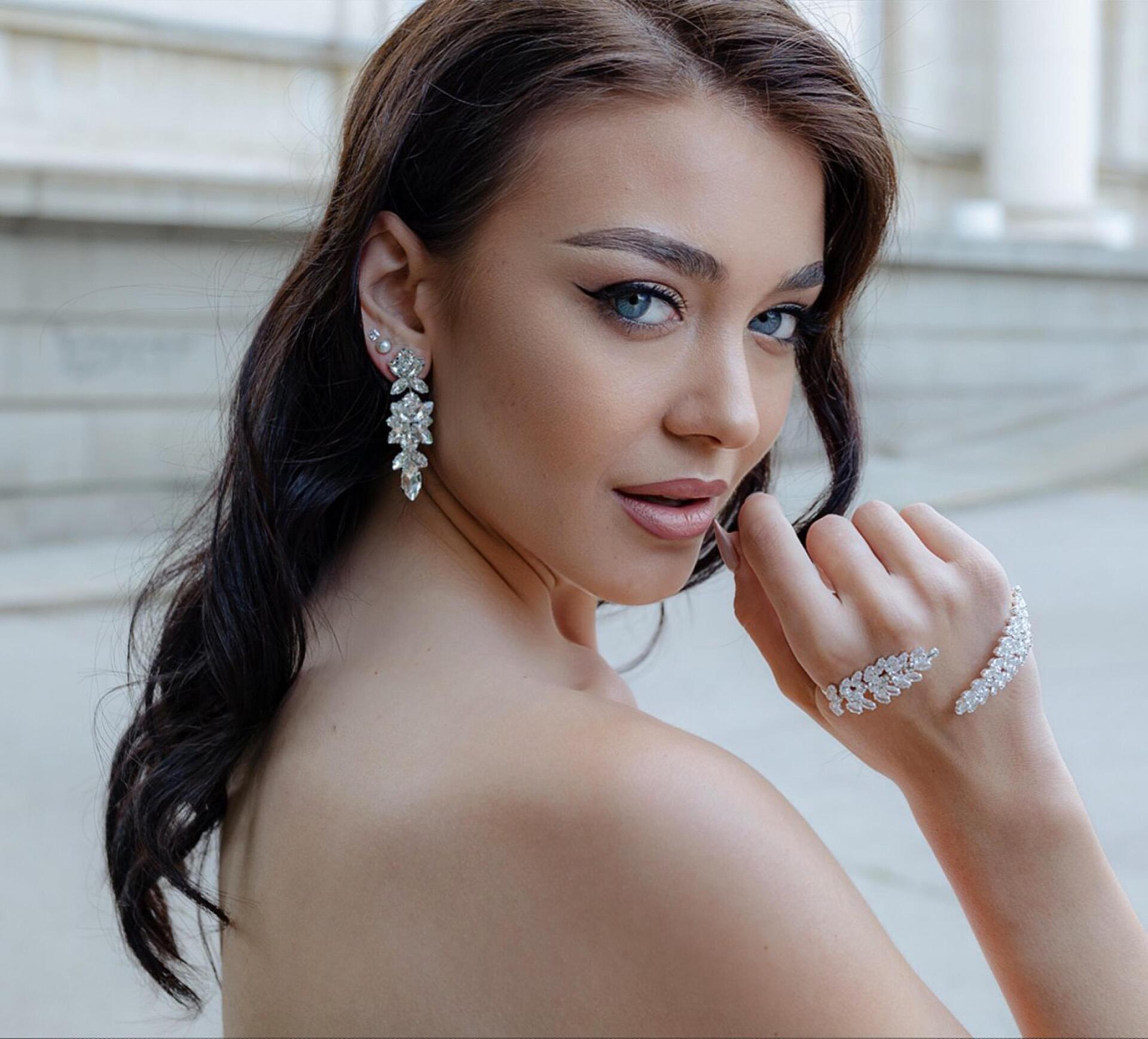 Earrings: Shine Crystals
