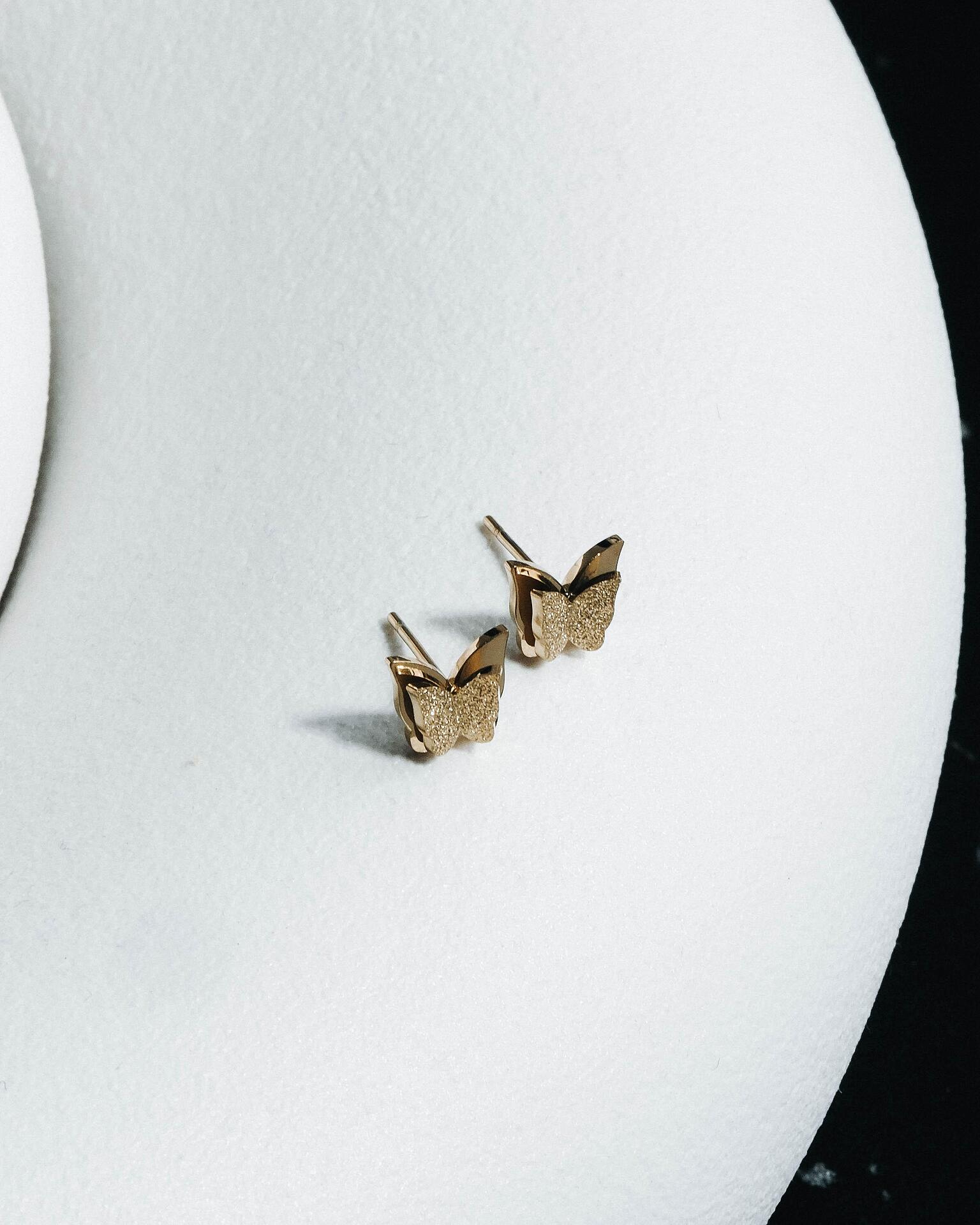 Butterfly earrings: Fly