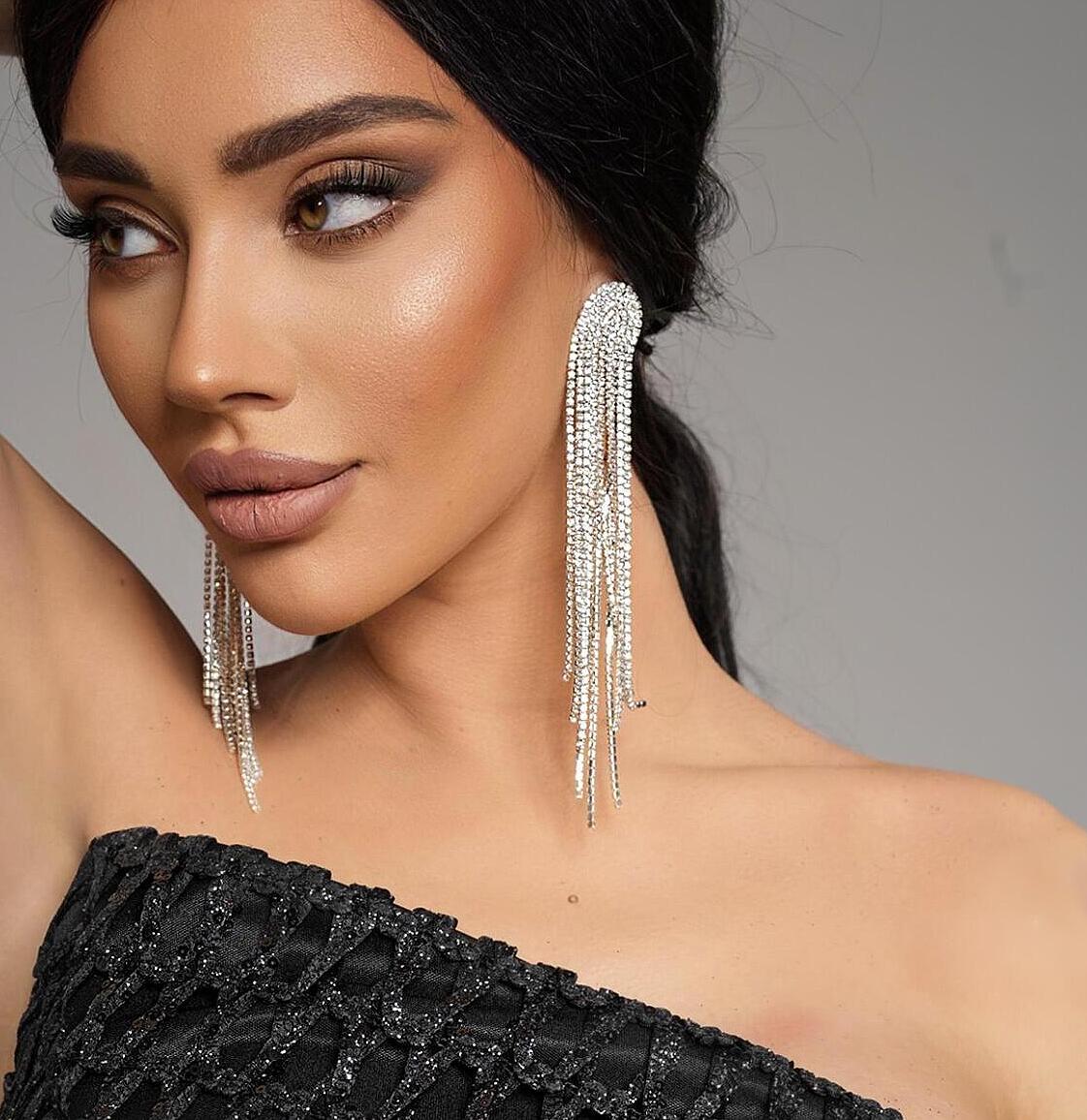 Earrings with hanging crystals