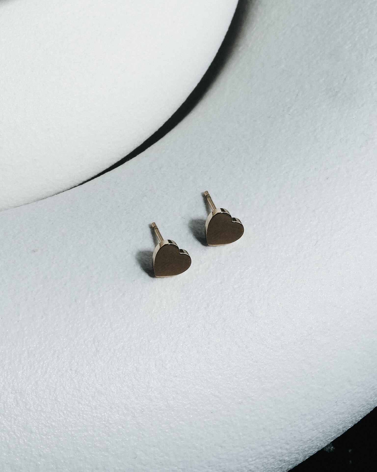 Heart-shaped earrings: Heart