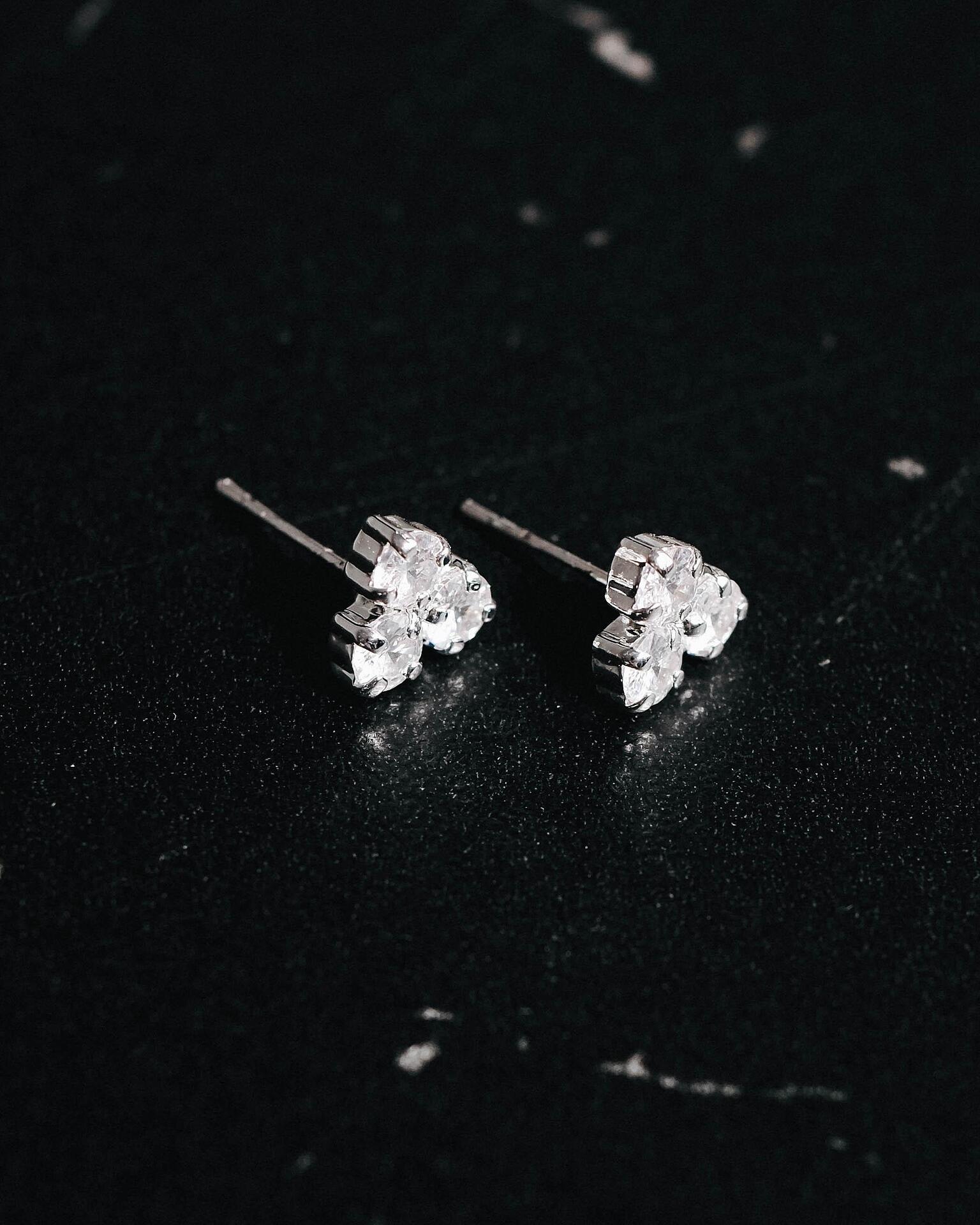 Crystal earrings: Dots