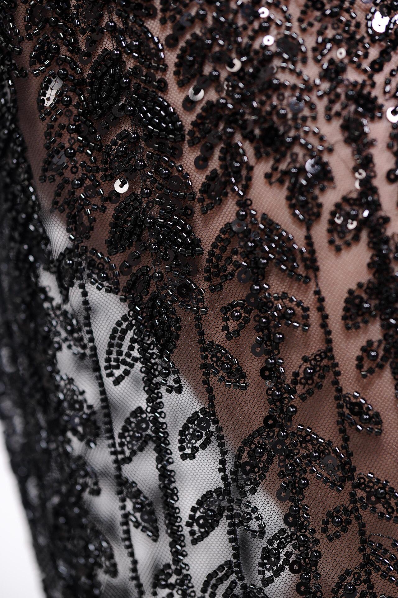 Formal black dress with gloves: Moonelle