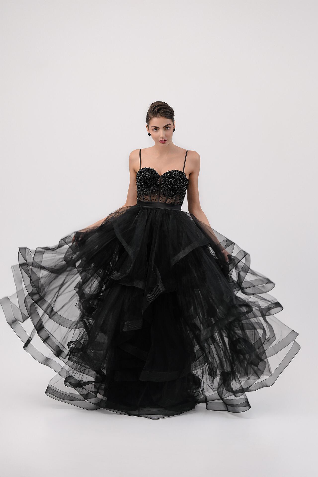 Formal dress in black: Veil