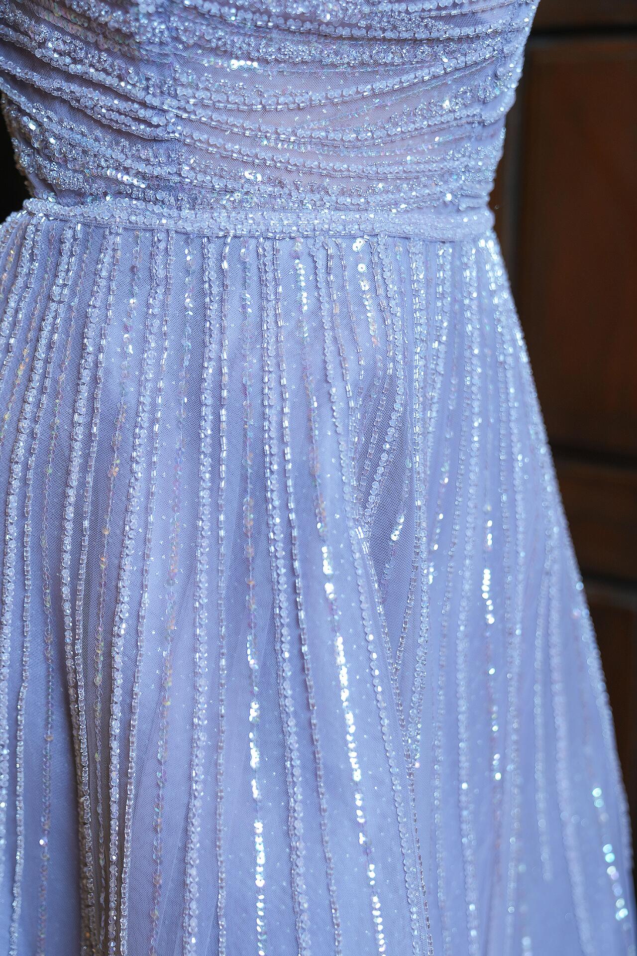 Formal dress in light purple: Gloria