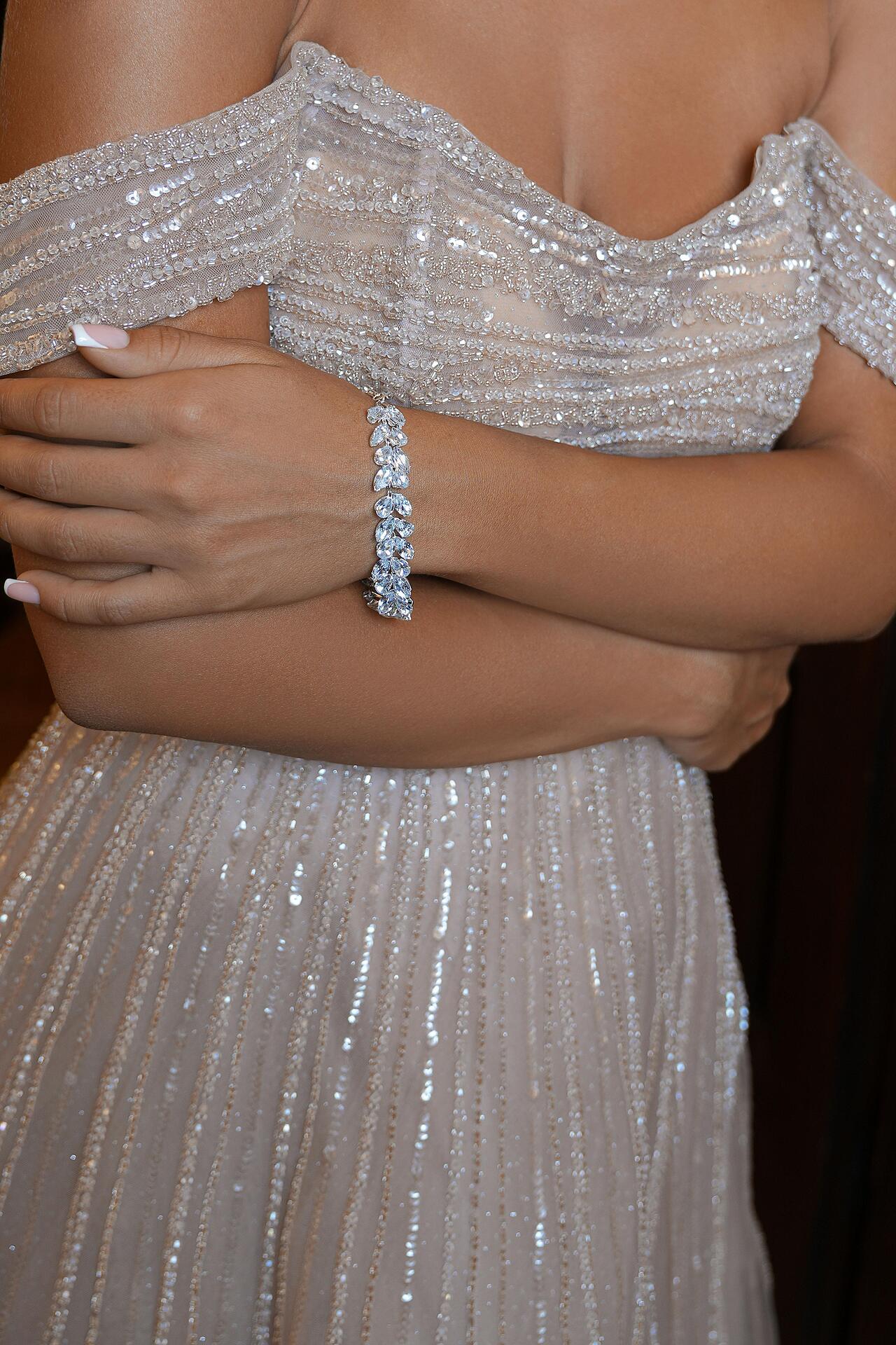 Formal dress in beige: Gloria