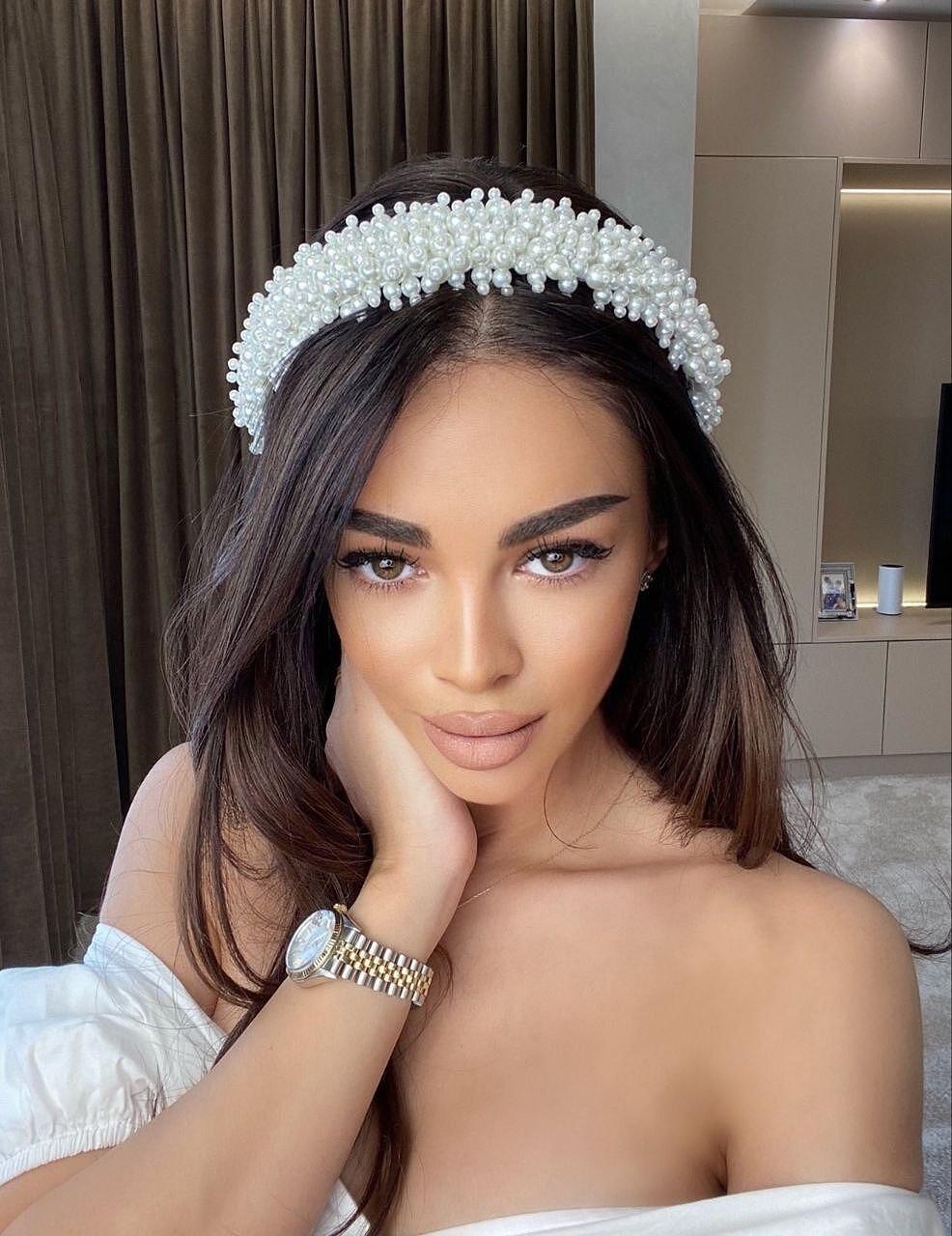 Pearl tiara: Chanel's Passion