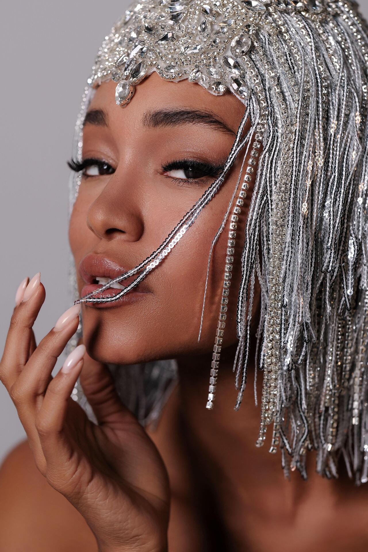 Silver crystal wig: Fabulous
