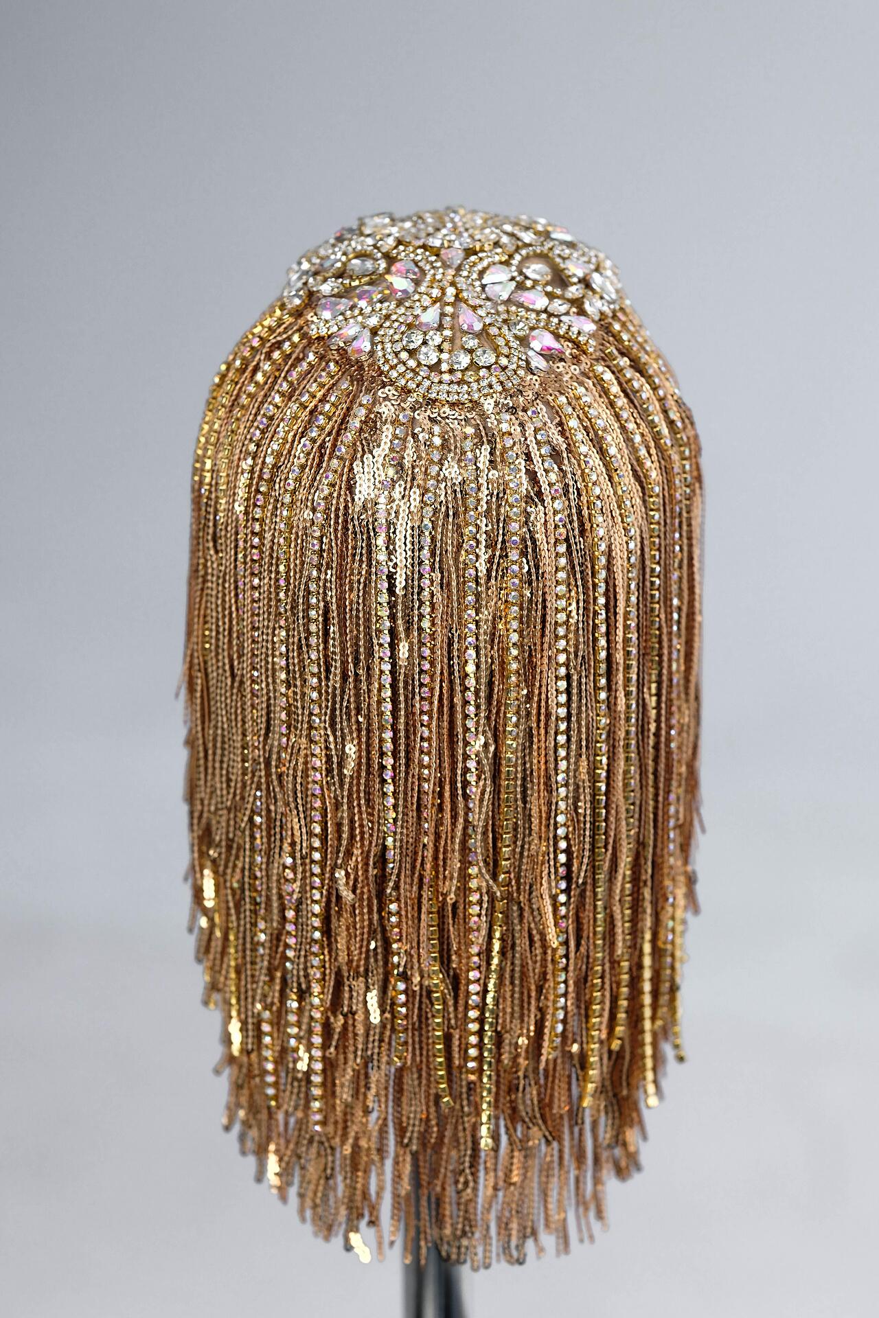 Gold crystal wig: Fabulous