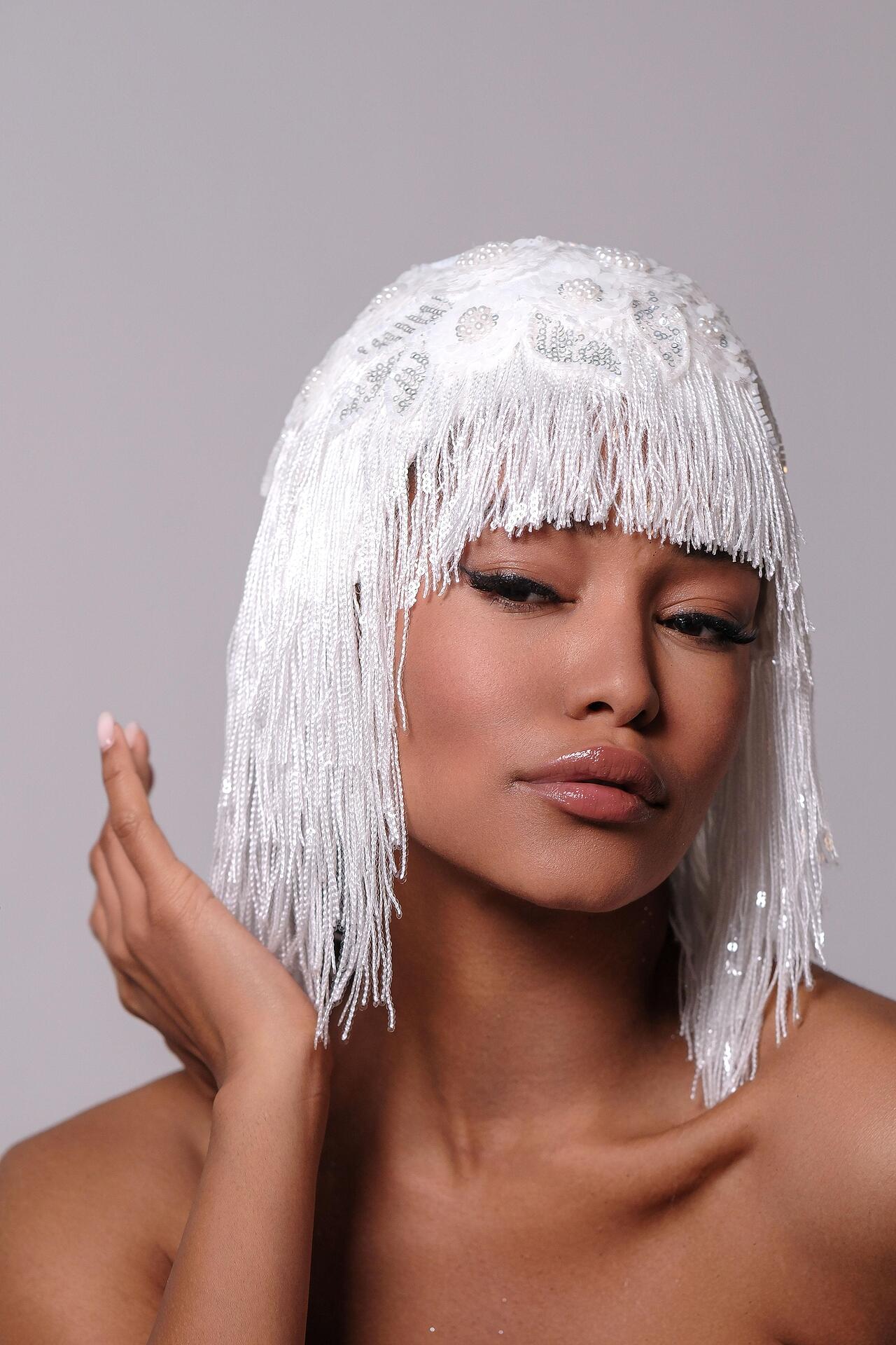 Bead and chain wig in white: Incredible