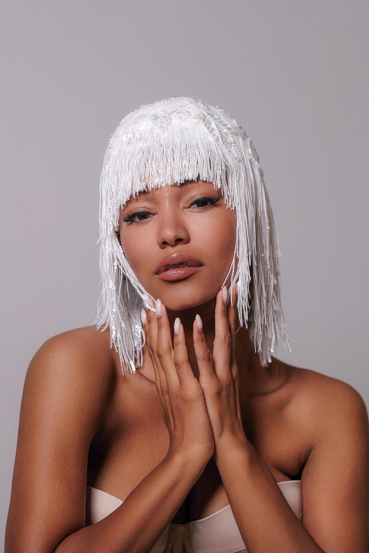 Bead and chain wig in white: Incredible