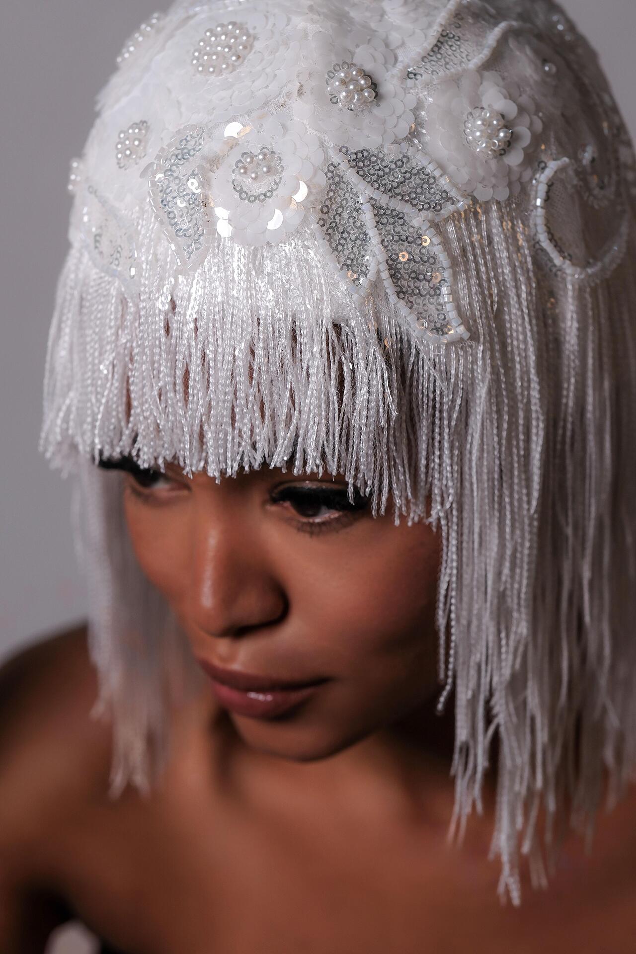 Bead and chain wig in white: Incredible