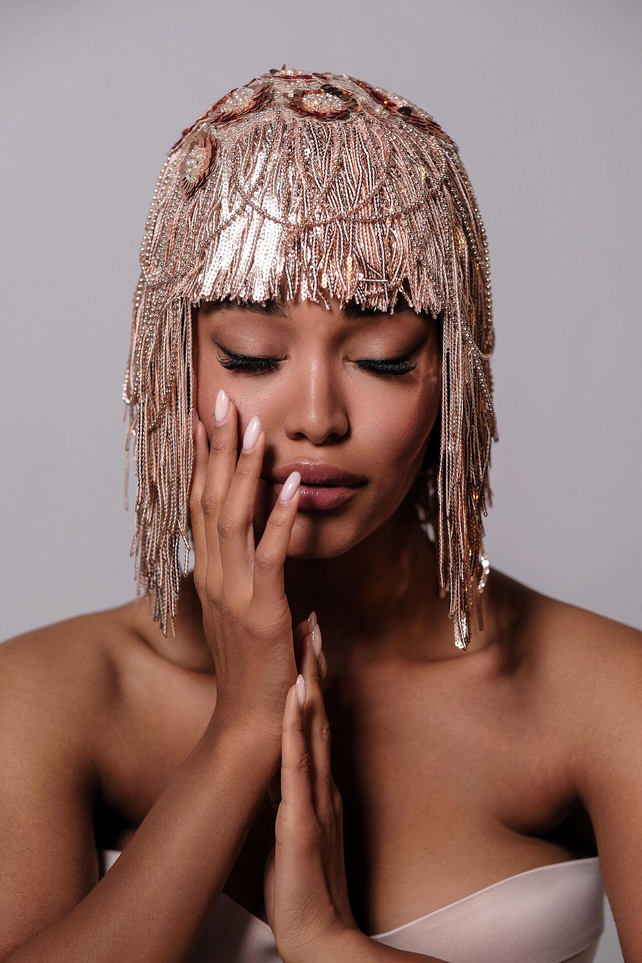 Pink bead and chain wig: Incredible