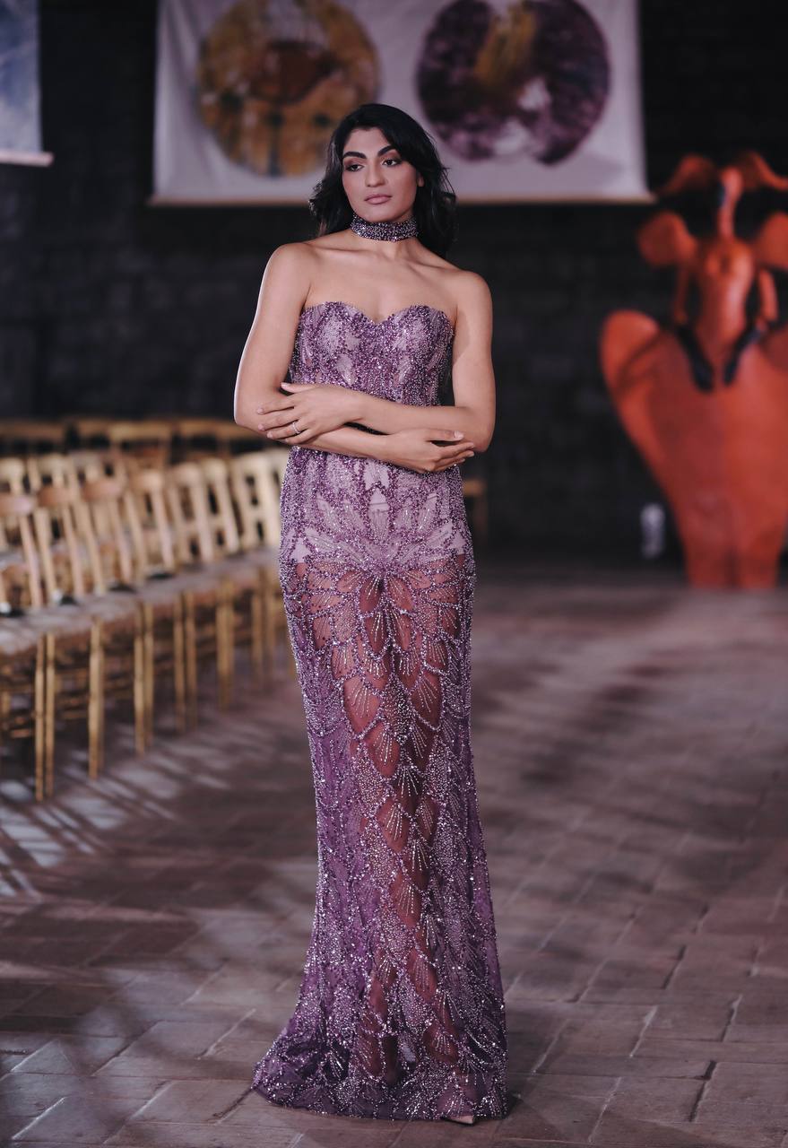 Formal dress in purple: Levania