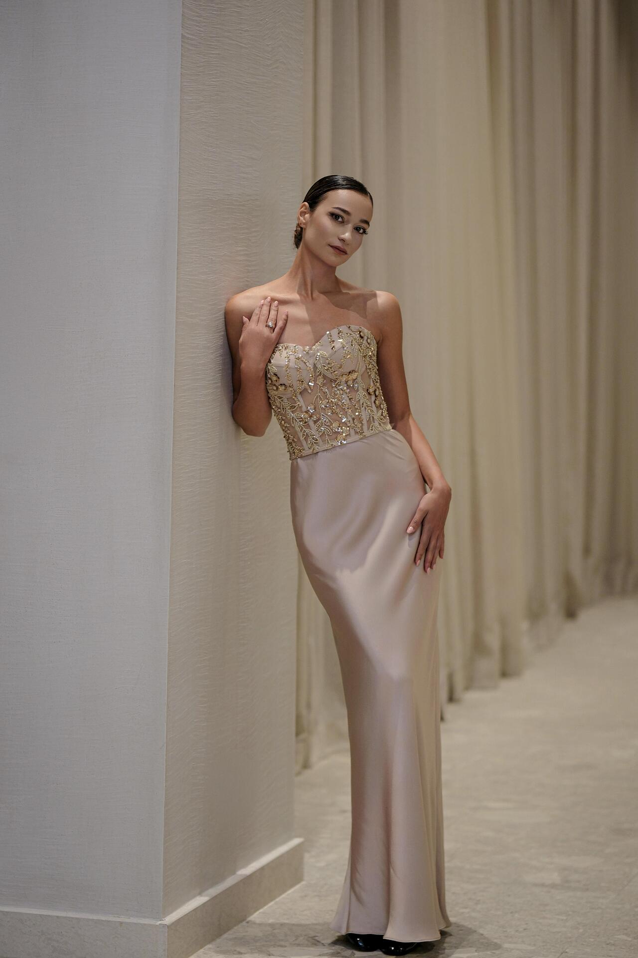 Maxi length skirt in nude color: Harmony 