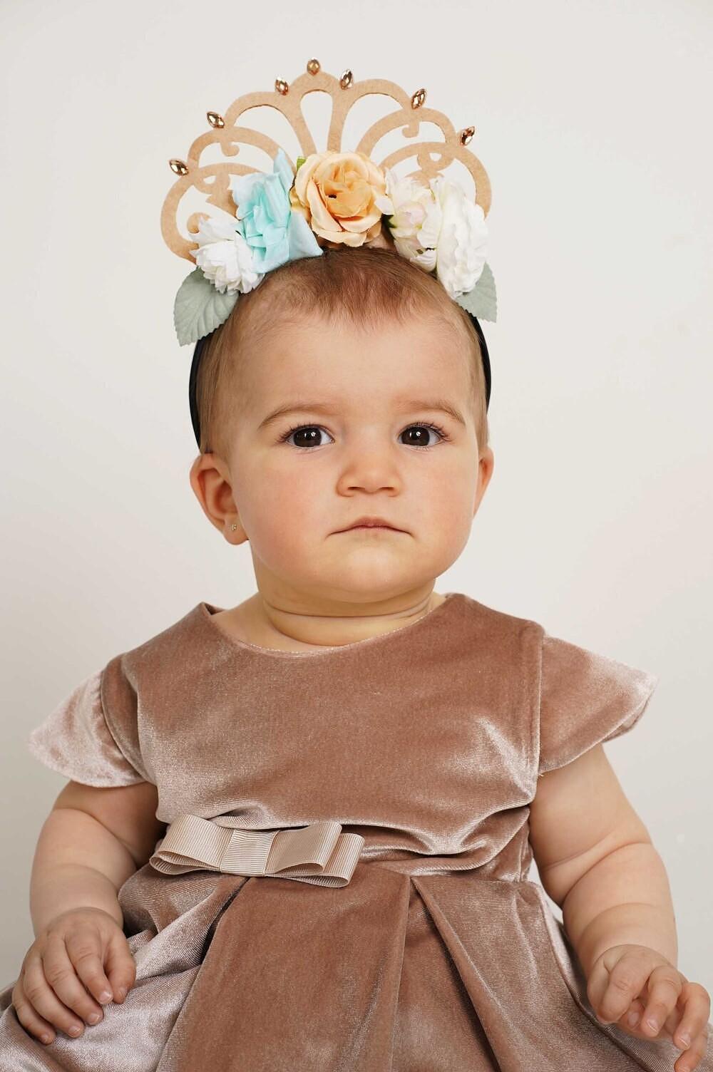 Baby crown with textile flowers