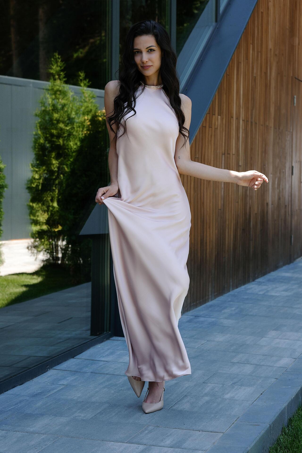 Dress: Rose Touch