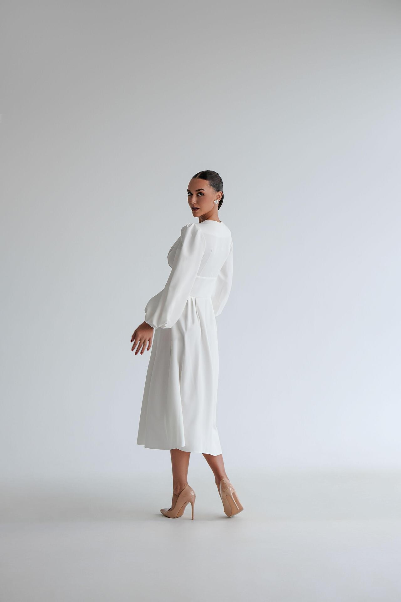 Georgette dress in white: Demure