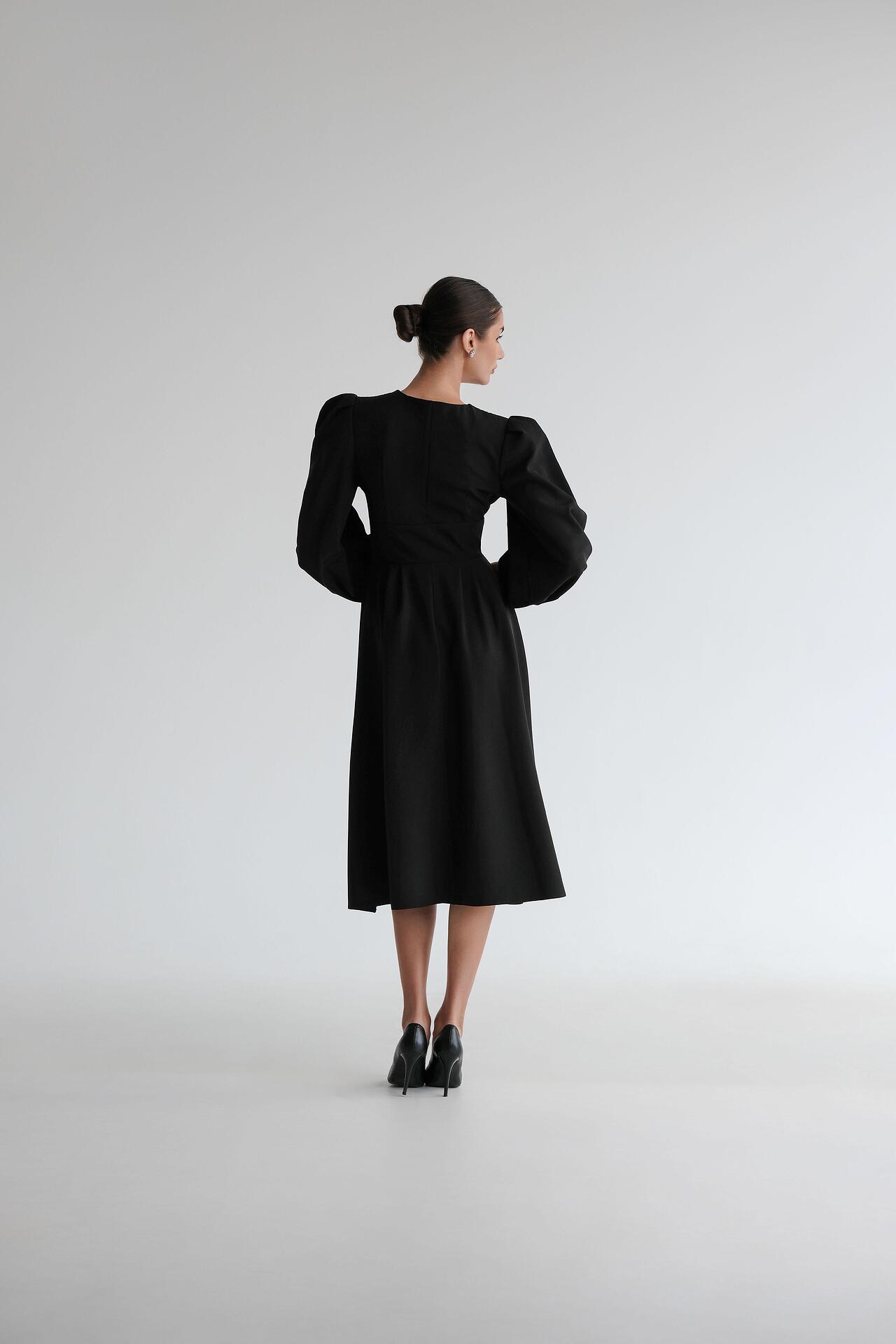 Georgette dress in black: Demure