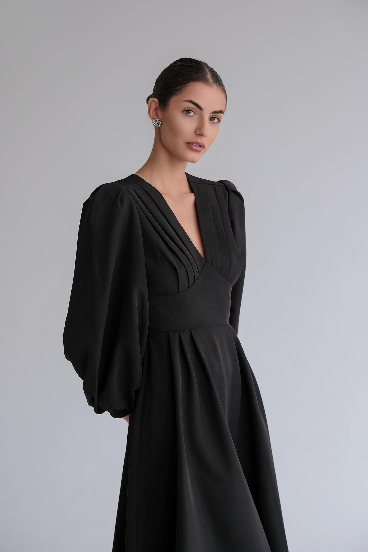 Georgette dress in black: Demure