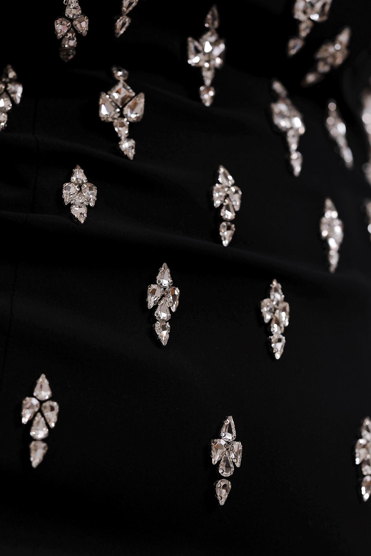 Dress with a spectacular ribbon - train: Regina