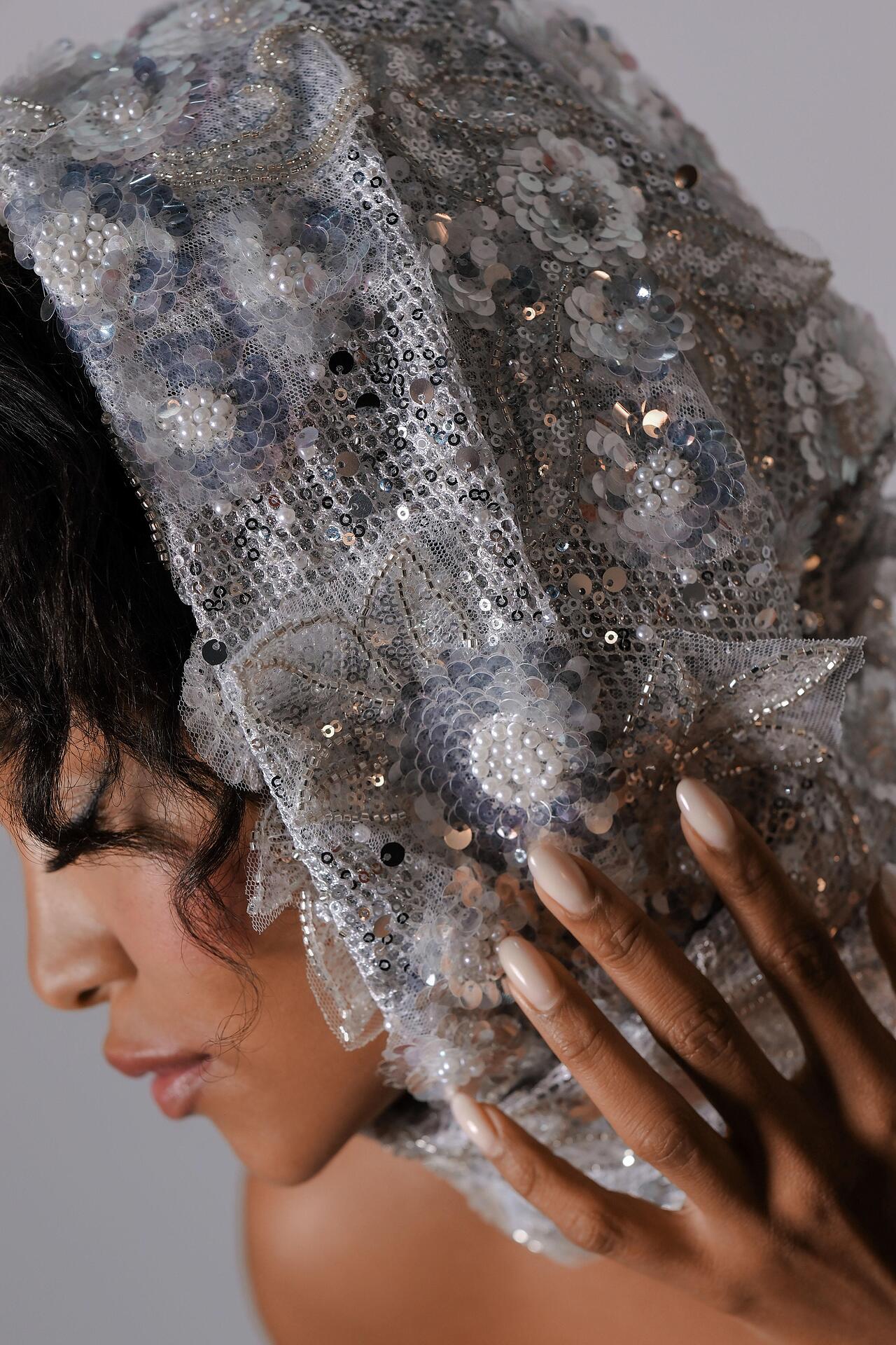 Headscarf: Silverly